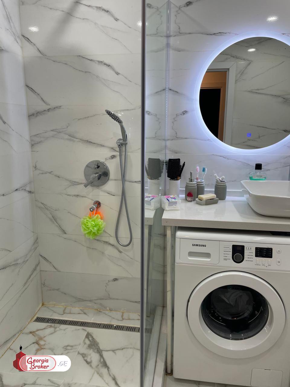 იყიდება ახალი გარემონტებული 3 ოთახიანი ბინა