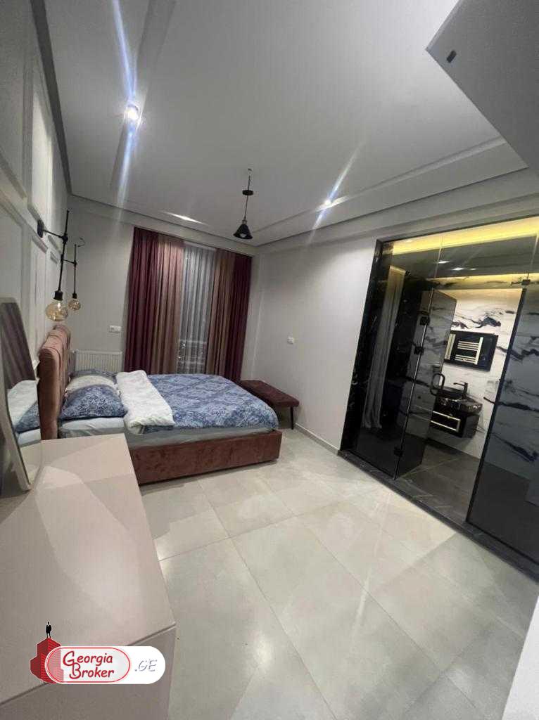 იყიდება ახალი გარემონტებული 4 ოთახიანი ბინა