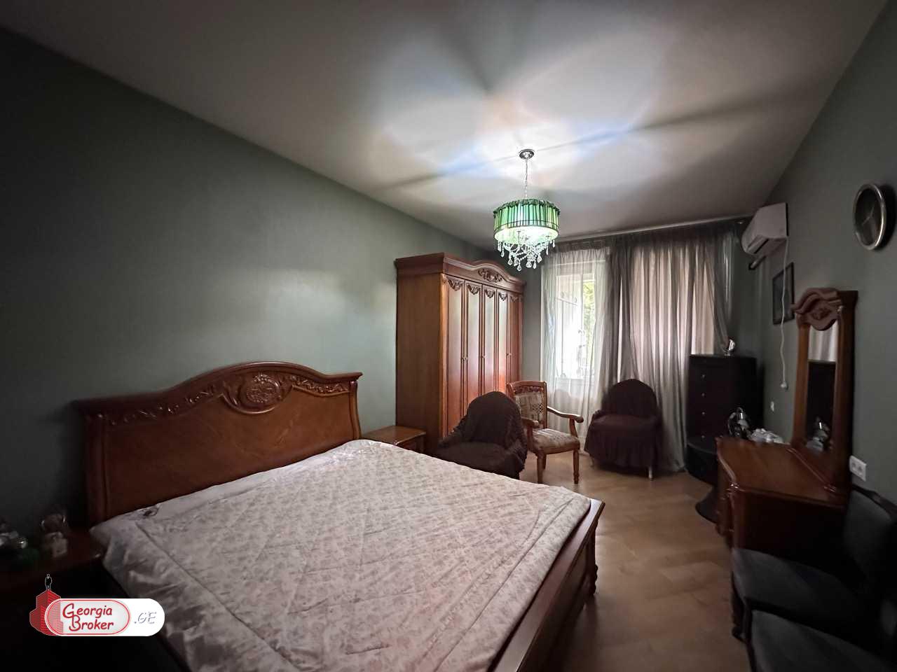 იყიდება ახალი გარემონტებული 4 ოთახიანი ბინა