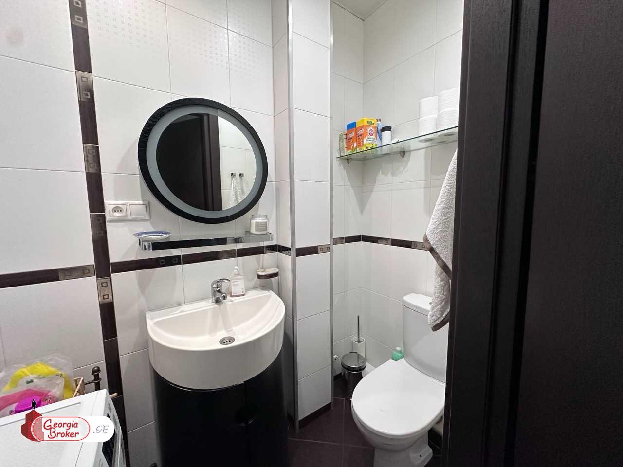 იყიდება ახალი გარემონტებული 4 ოთახიანი ბინა