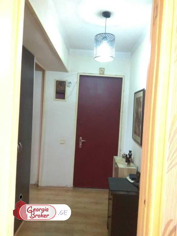 იყიდება ახალი გარემონტებული 4 ოთახიანი ბინა