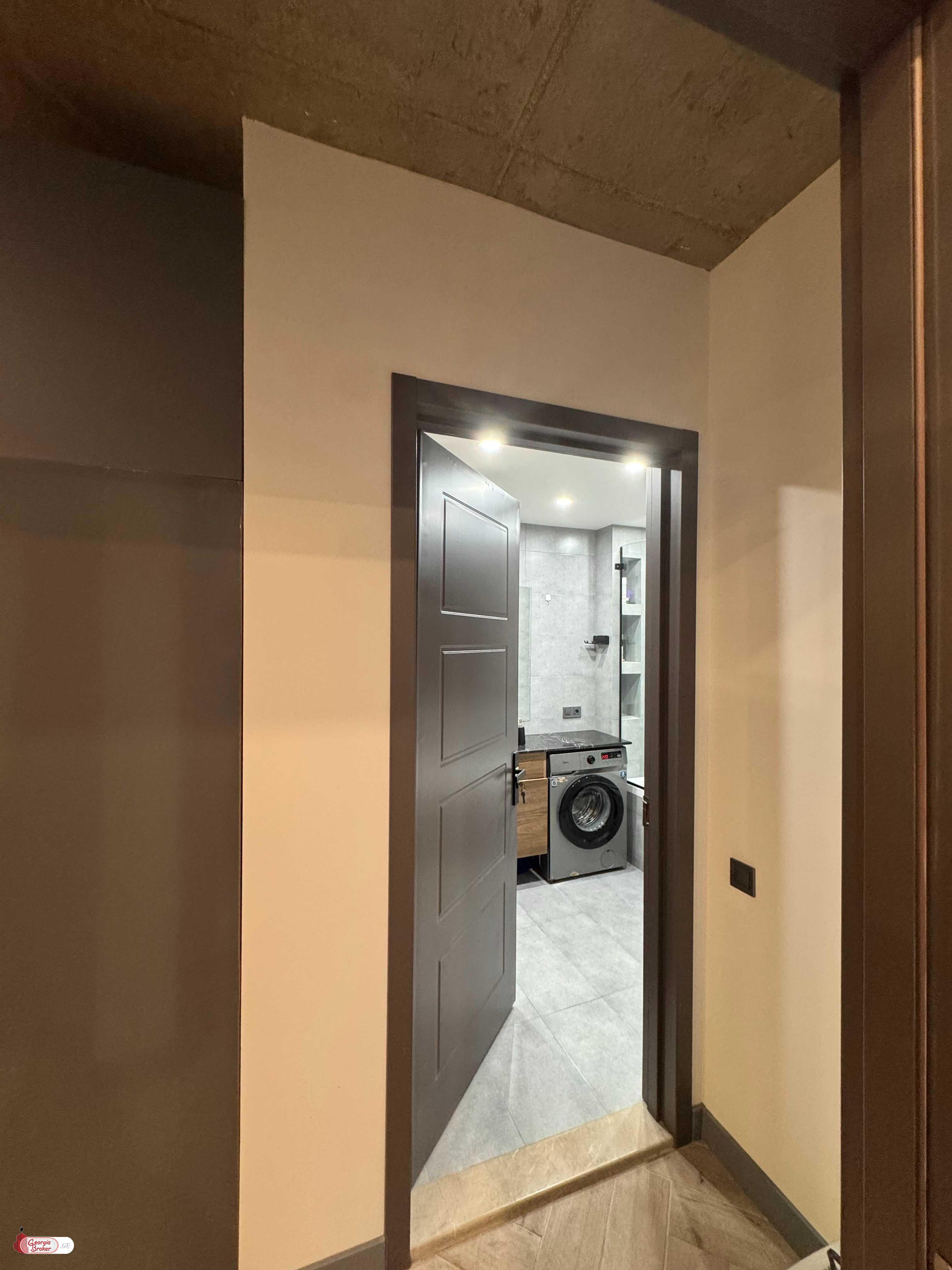 იყიდება ახალი გარემონტებული 2 ოთახიანი ბინა