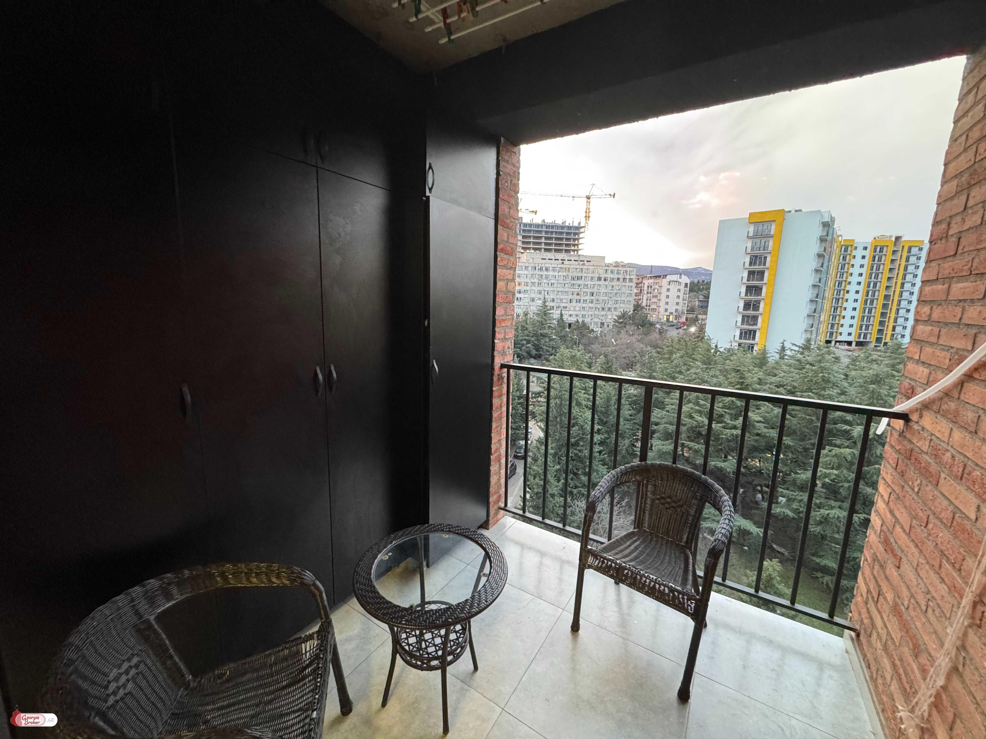 იყიდება ახალი გარემონტებული 2 ოთახიანი ბინა