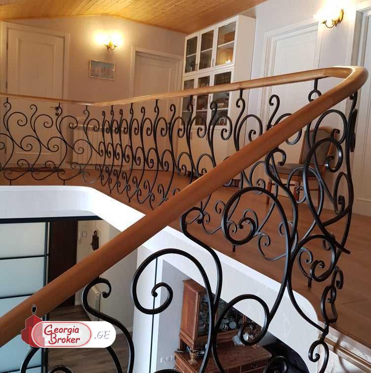 იყიდება ახალი გარემონტებული 5 ოთახიანი ბინა