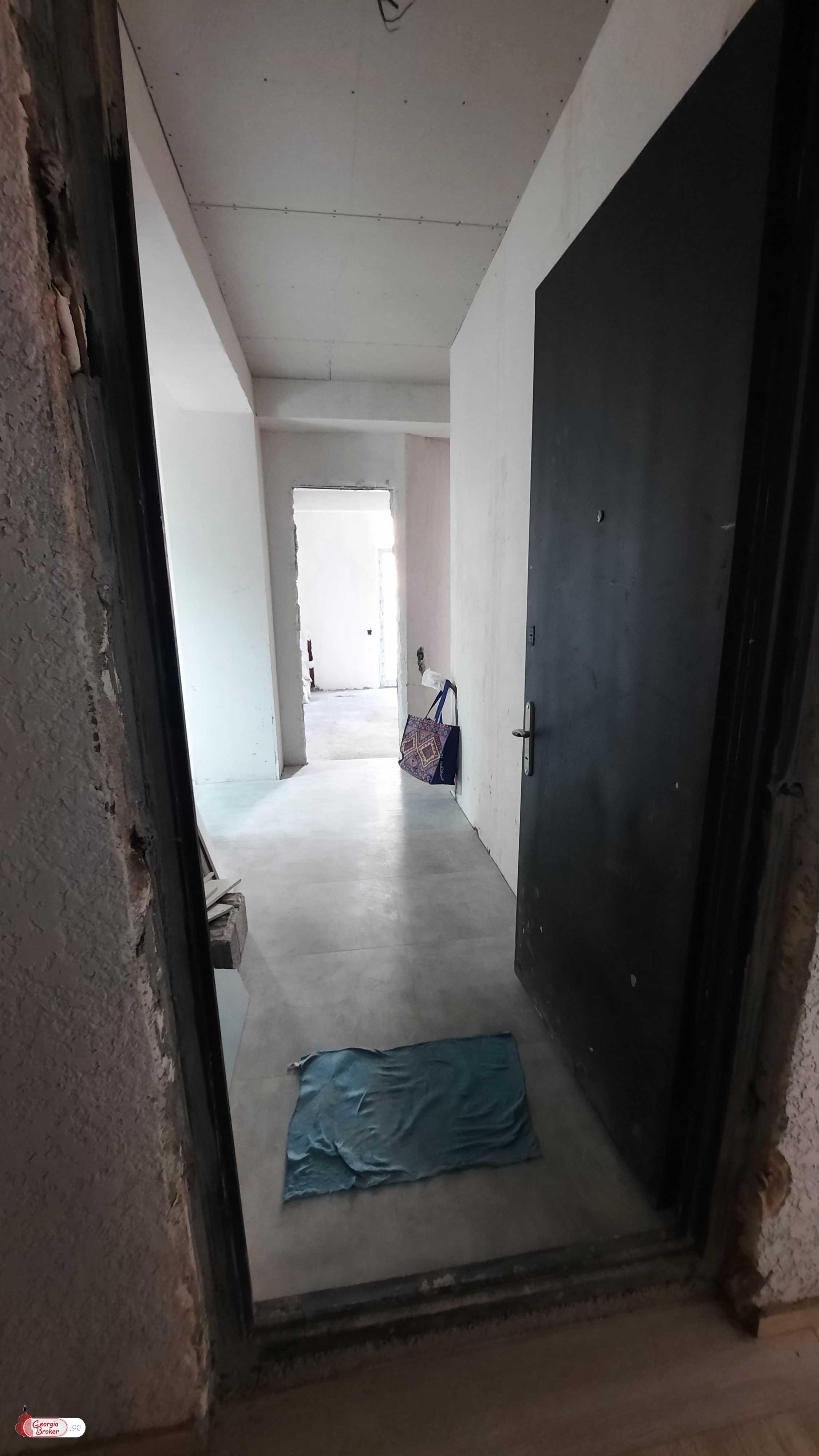 იყიდება ახალი გარემონტებული 4 ოთახიანი ბინა