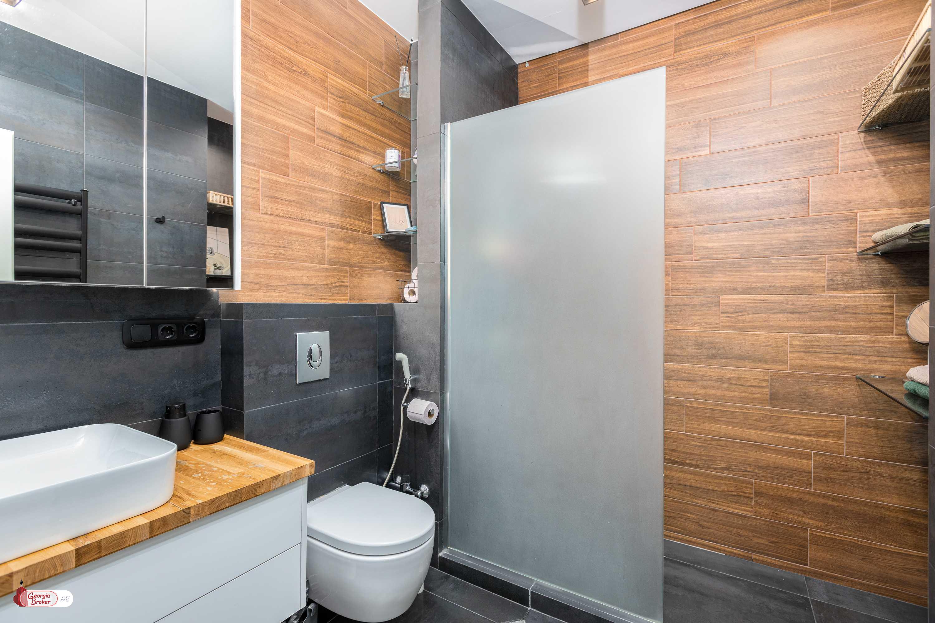 nearly repaired 3-room apartment for sale