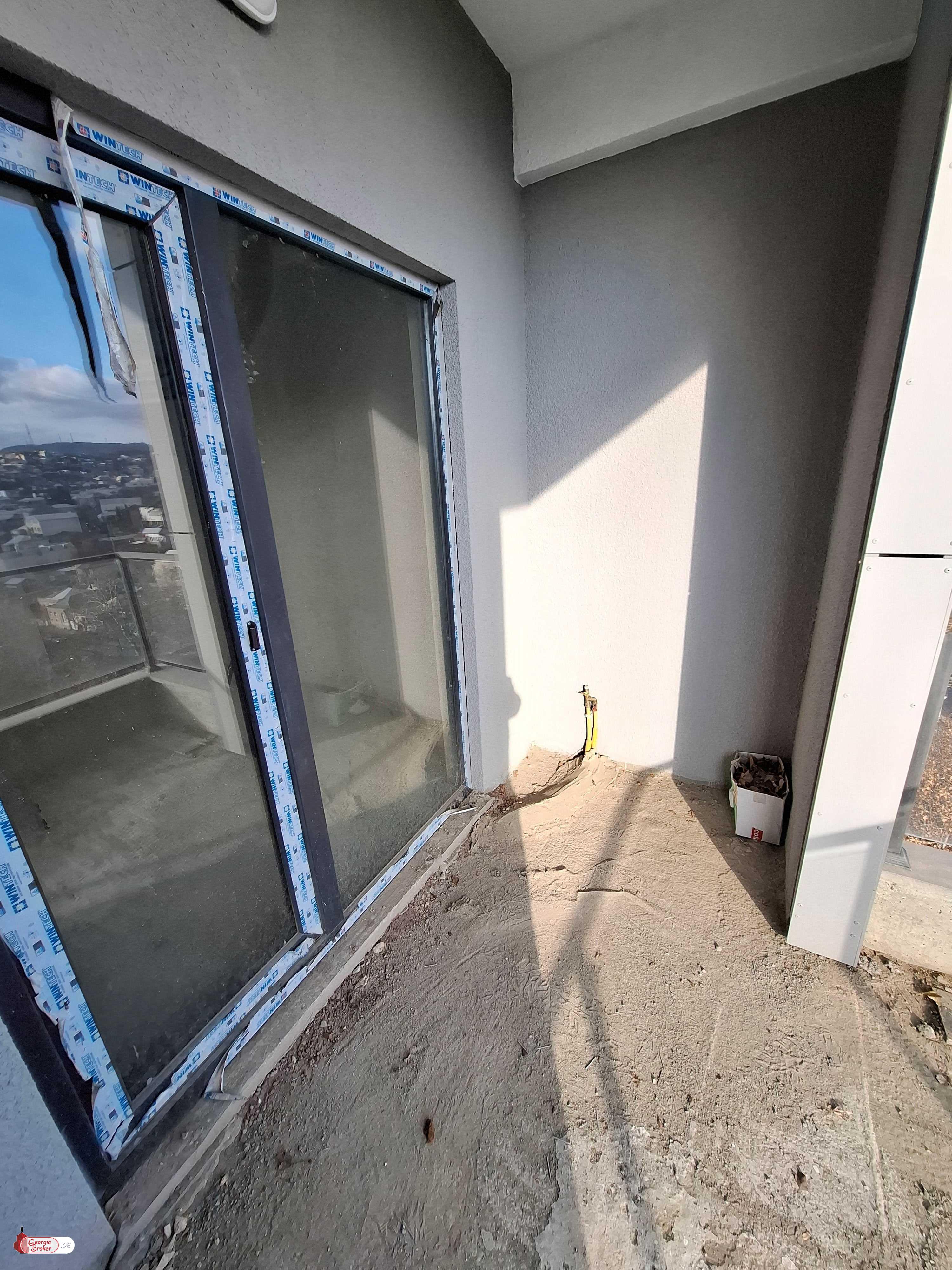 продается квартира с новым ремонтом 3-комнаты