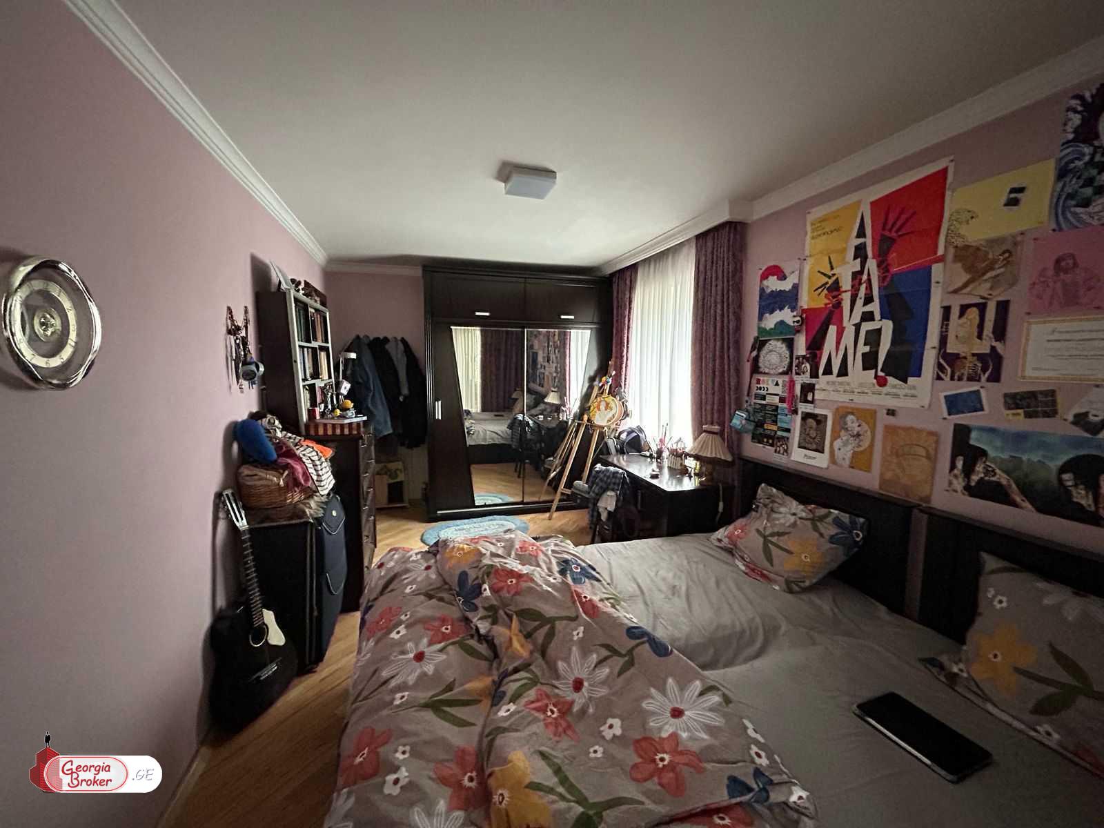 იყიდება ახალი გარემონტებული 4 ოთახიანი ბინა