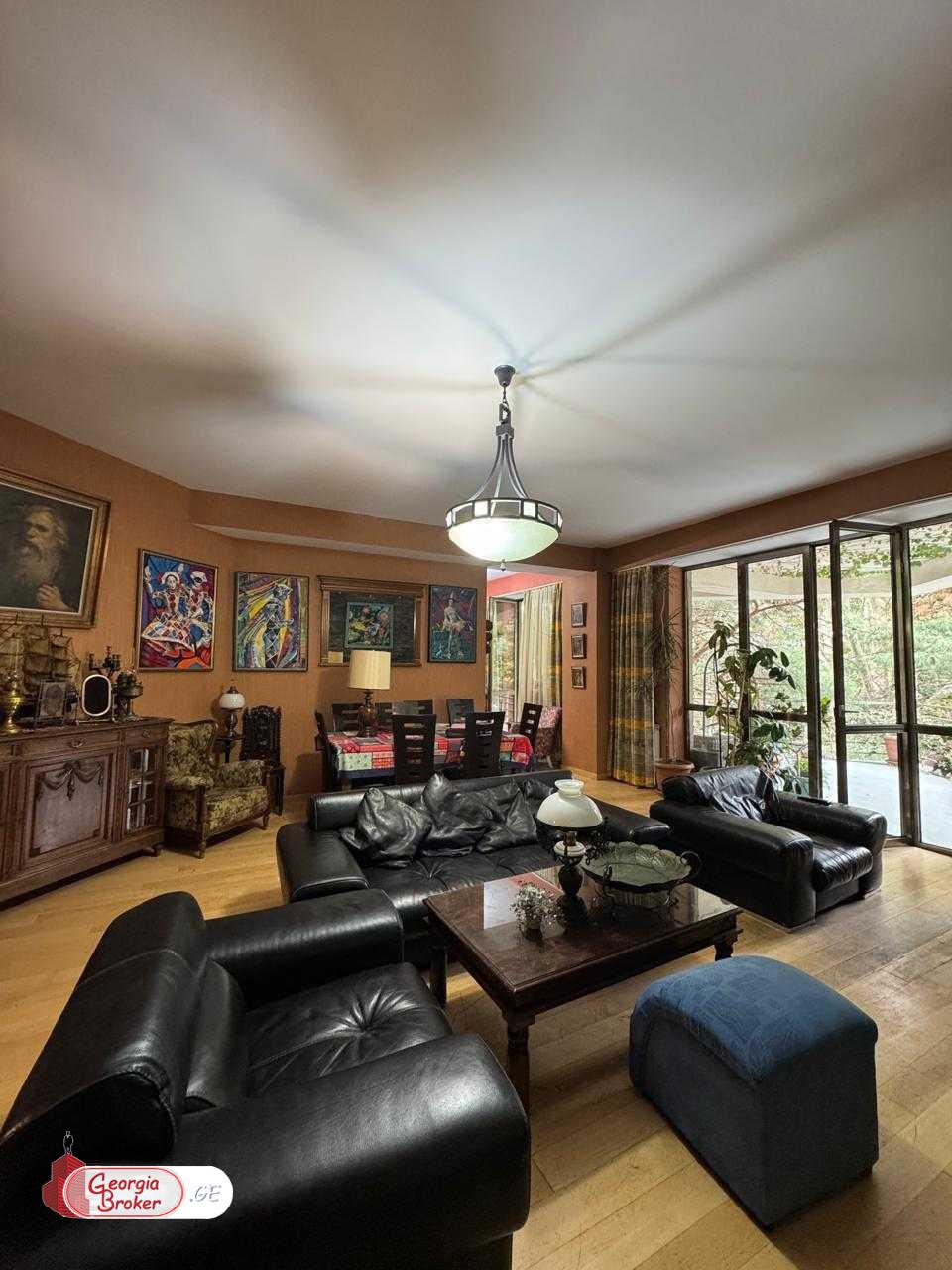 იყიდება ახალი გარემონტებული 5 ოთახიანი ბინა