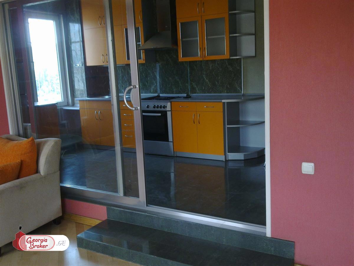 იყიდება ახალი გარემონტებული 3 ოთახიანი ბინა