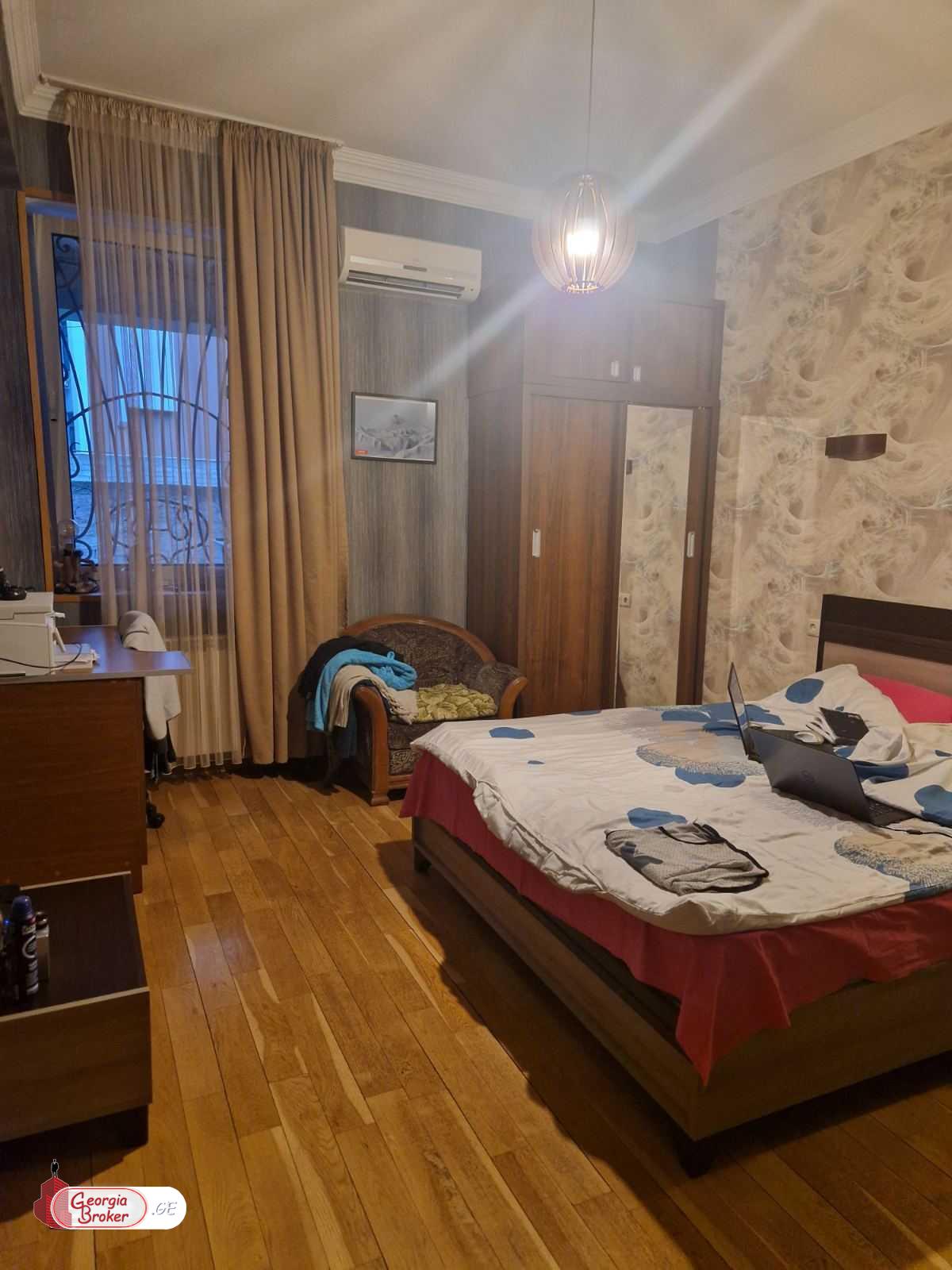 продается квартира с новым ремонтом 4-комнаты