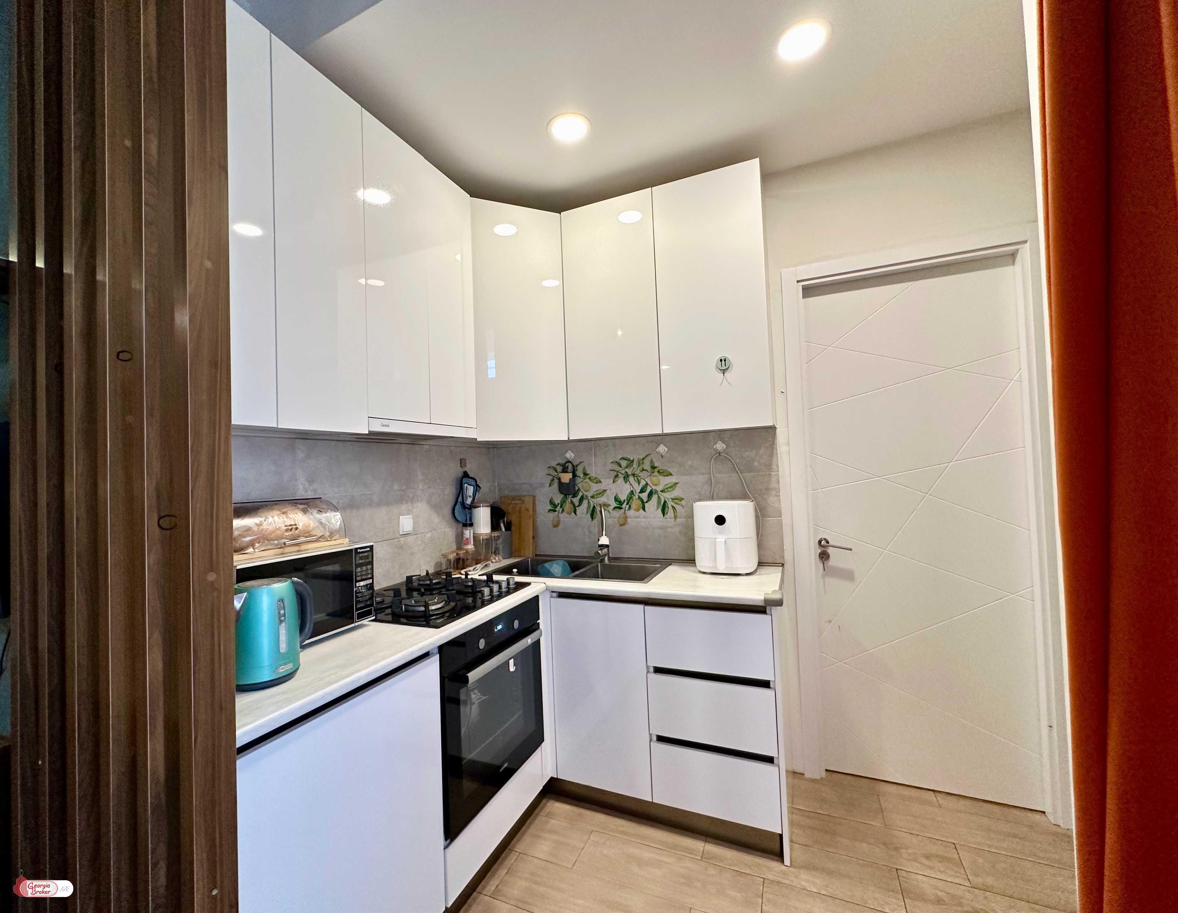 იყიდება ახალი გარემონტებული 3 ოთახიანი ბინა