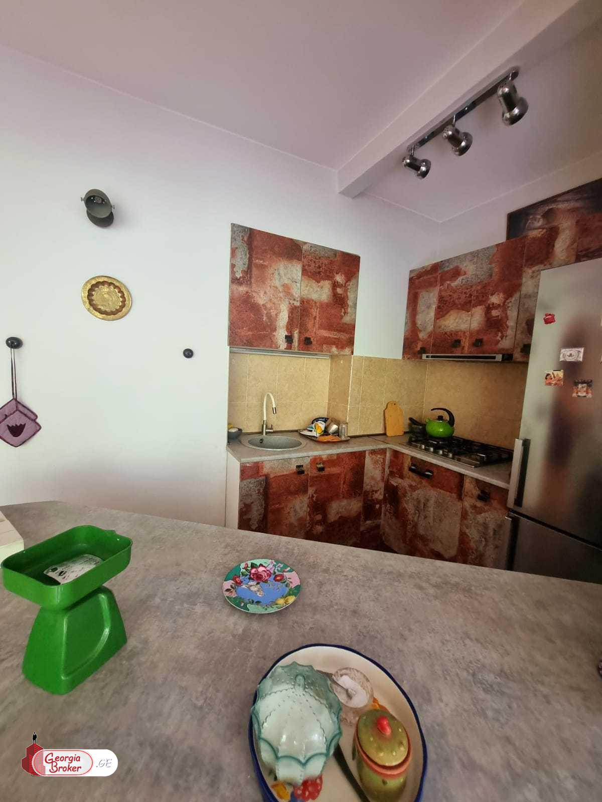 იყიდება ახალი გარემონტებული 3 ოთახიანი ბინა