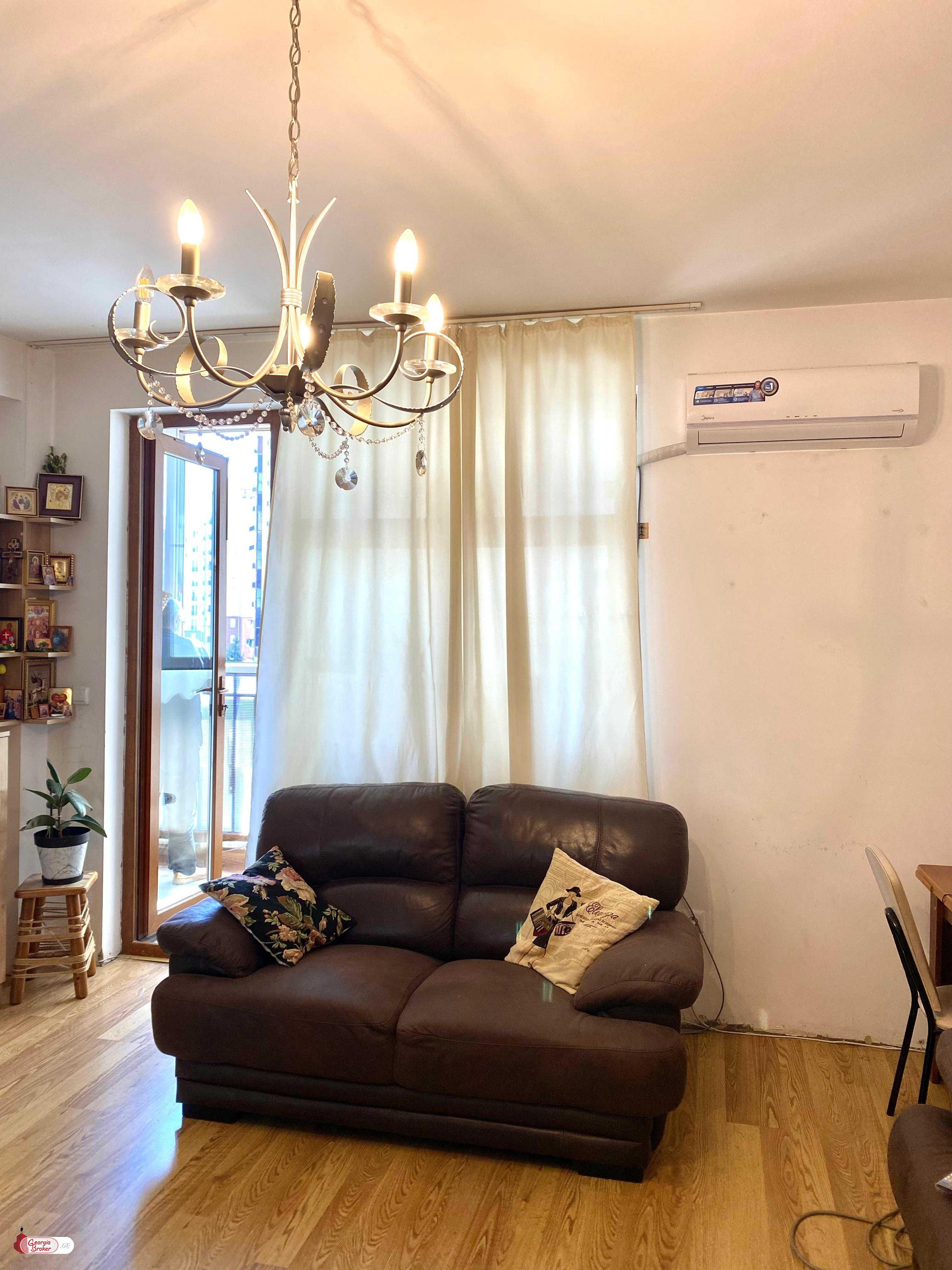 იყიდება ახალი გარემონტებული 4 ოთახიანი ბინა