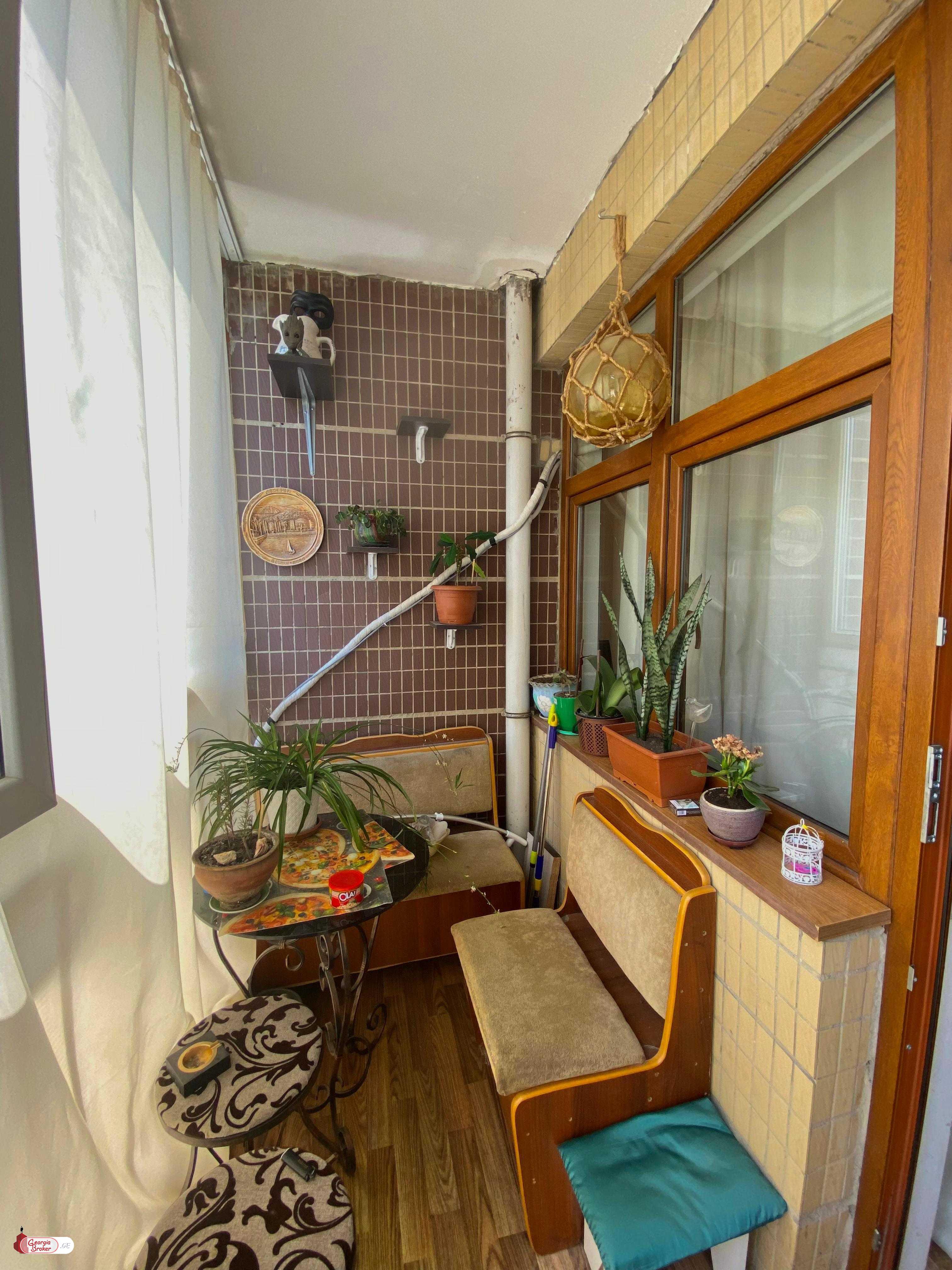 იყიდება ახალი გარემონტებული 4 ოთახიანი ბინა