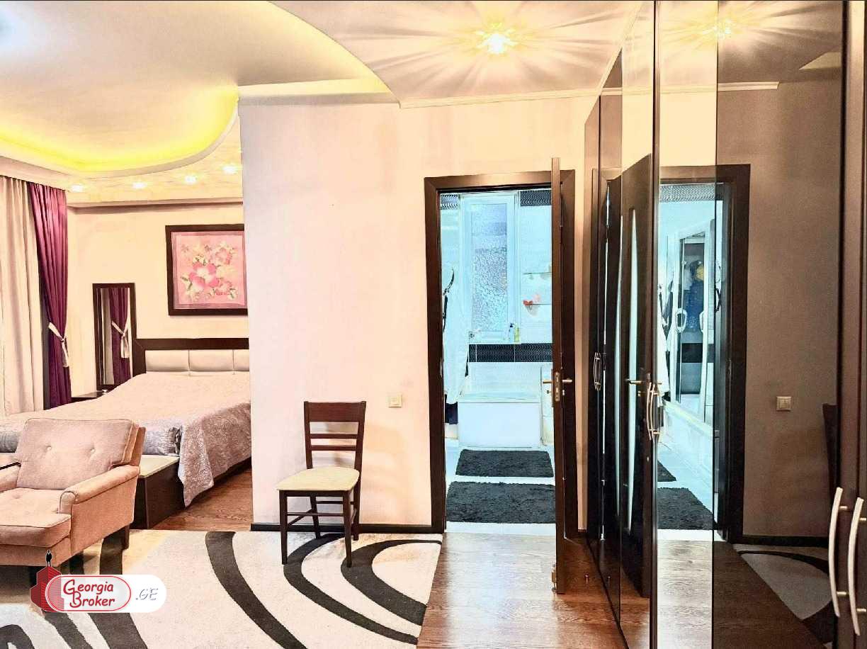 продается квартира с новым ремонтом 6-комнат