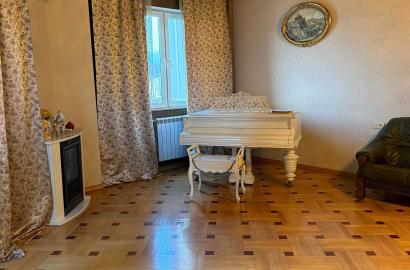 продается квартира с новым ремонтом 3-комнаты