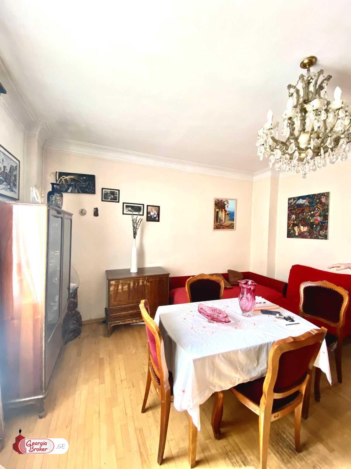 продается квартира с новым ремонтом 3-комнаты