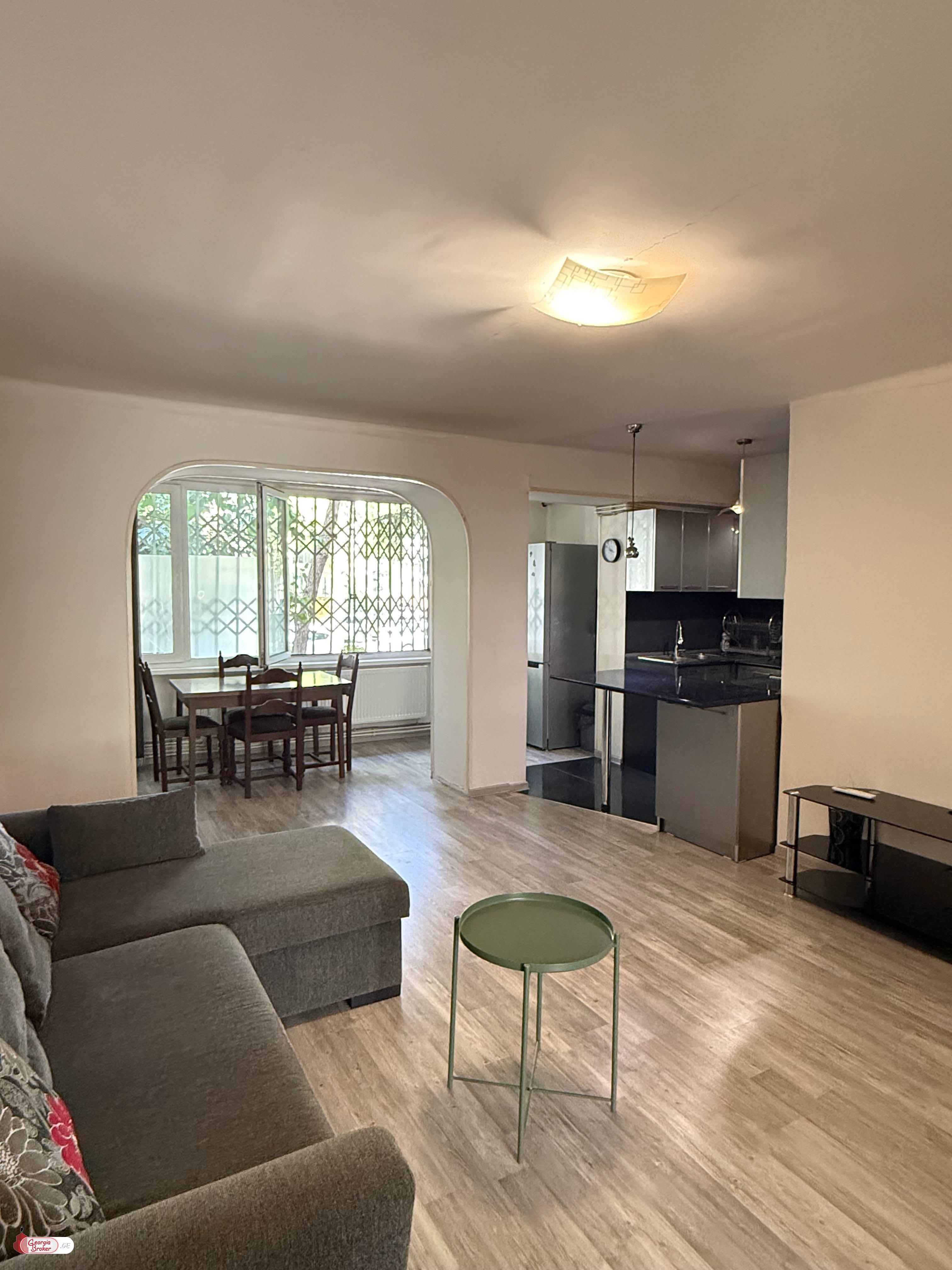 იყიდება ახალი გარემონტებული 2 ოთახიანი ბინა