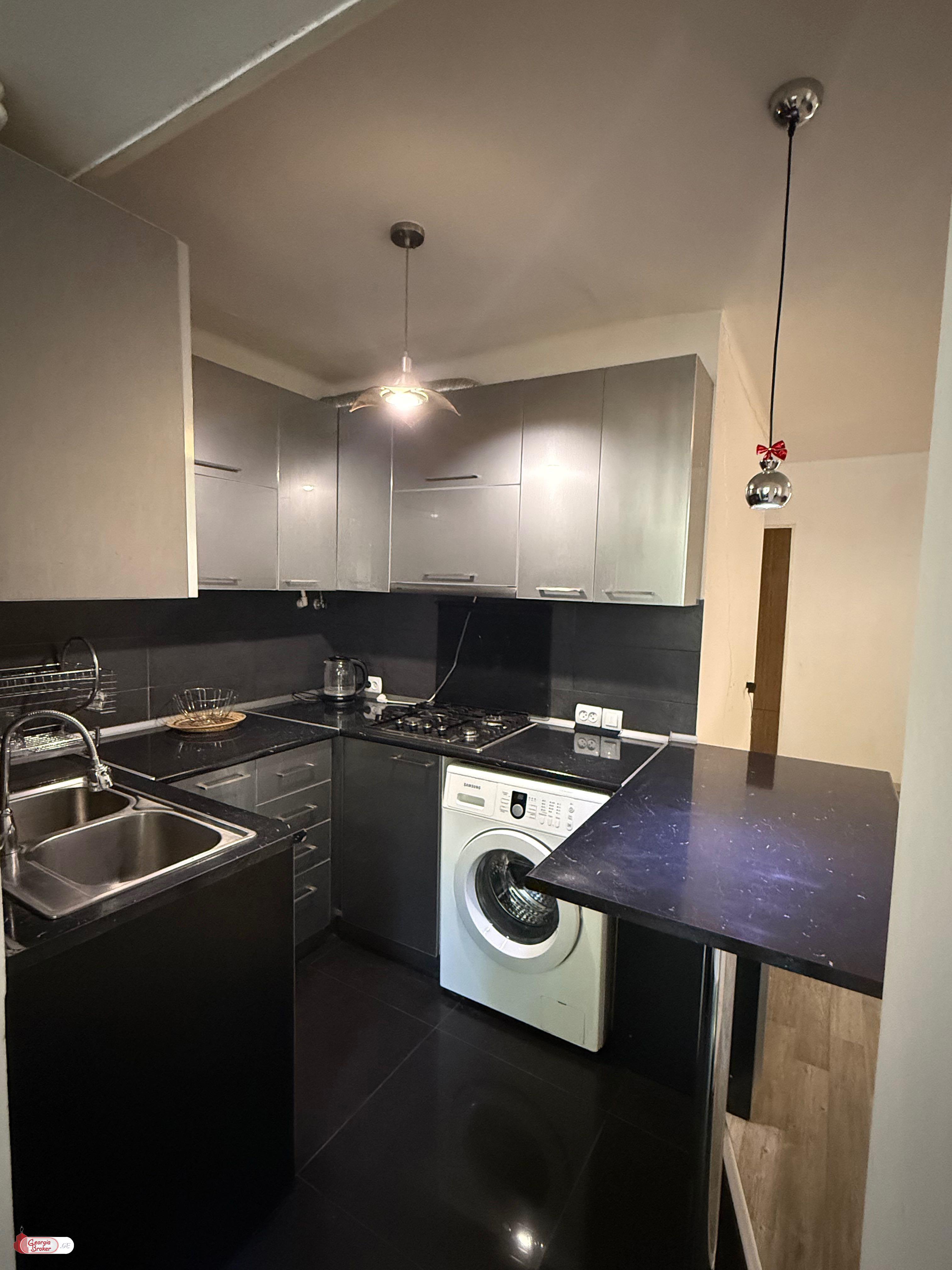 იყიდება ახალი გარემონტებული 2 ოთახიანი ბინა