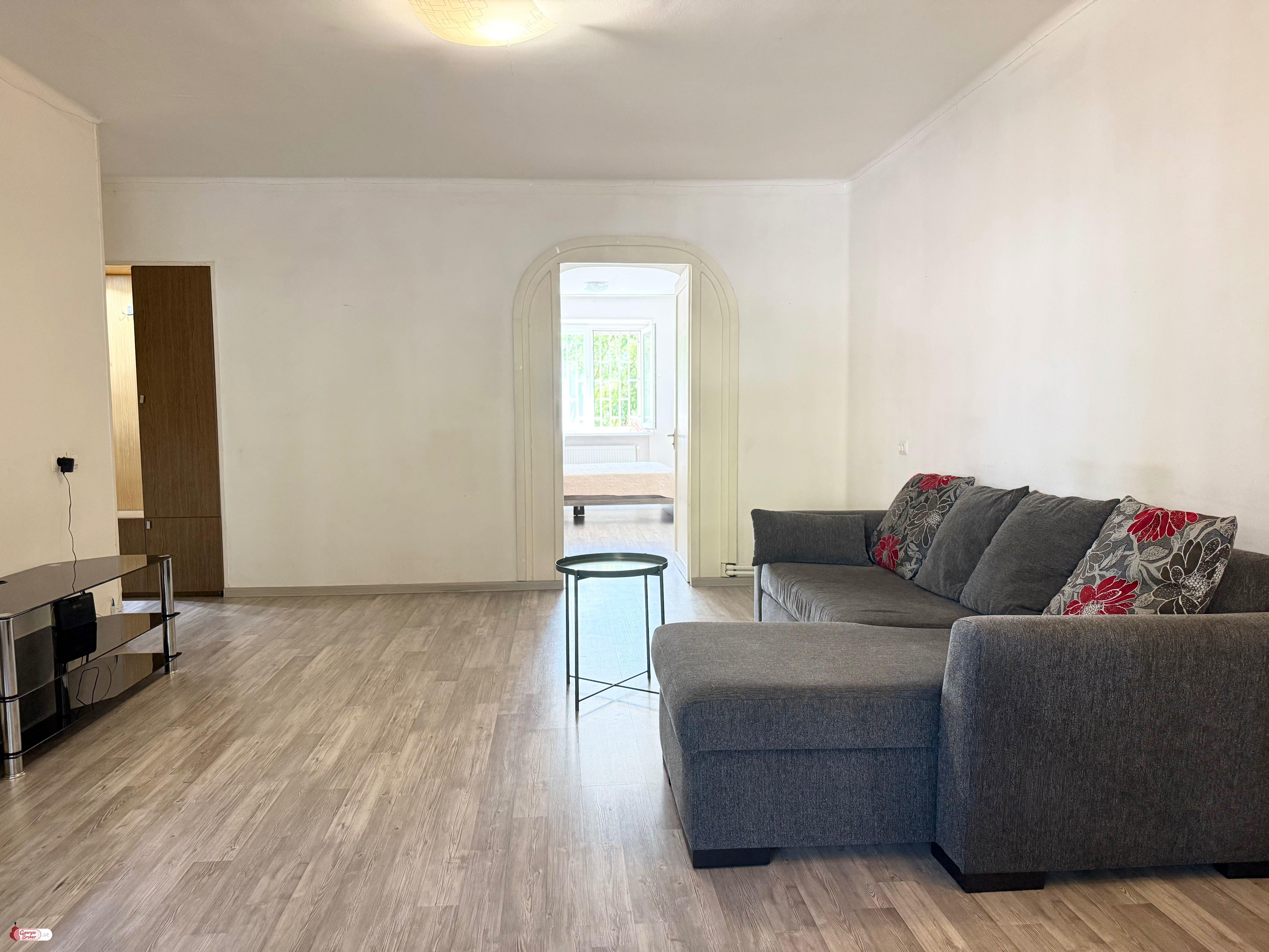 იყიდება ახალი გარემონტებული 2 ოთახიანი ბინა