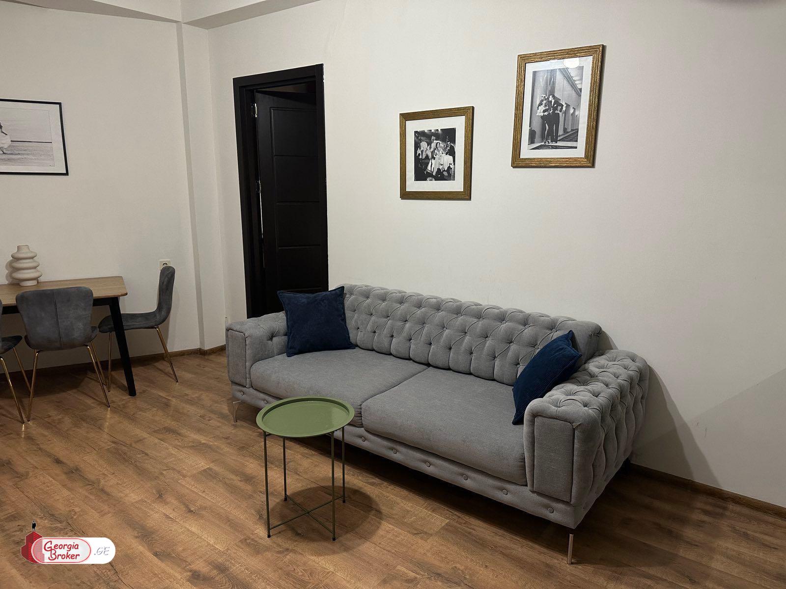 იყიდება ახალი გარემონტებული 2 ოთახიანი ბინა