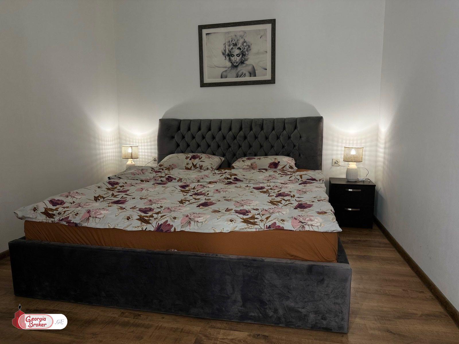 იყიდება ახალი გარემონტებული 2 ოთახიანი ბინა