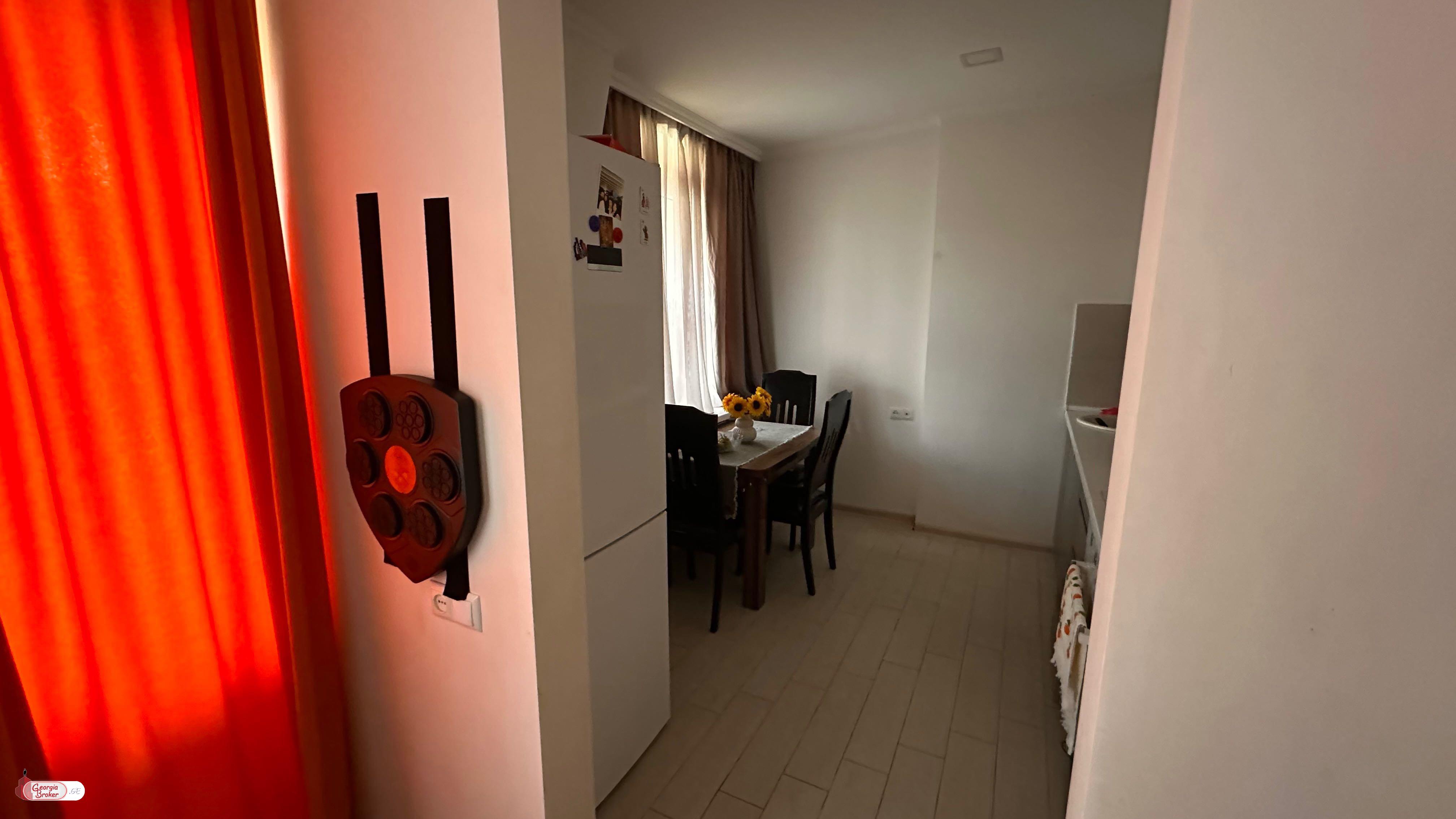 იყიდება ახალი გარემონტებული 2 ოთახიანი ბინა