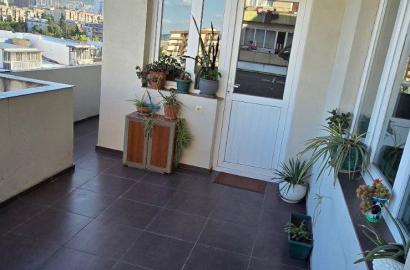 продается квартира с новым ремонтом 4-комнаты