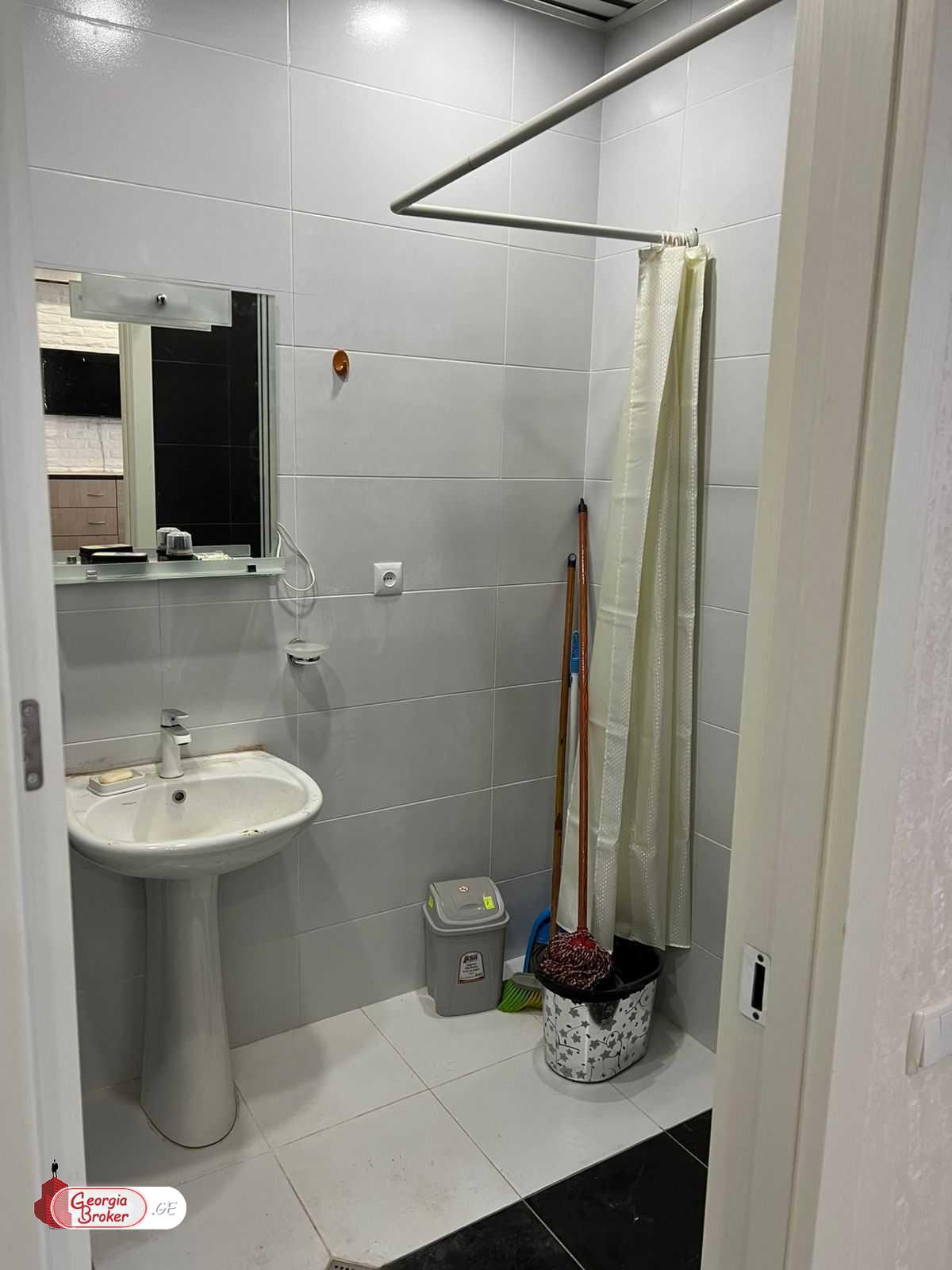 იყიდება ახალი გარემონტებული 2 ოთახიანი ბინა