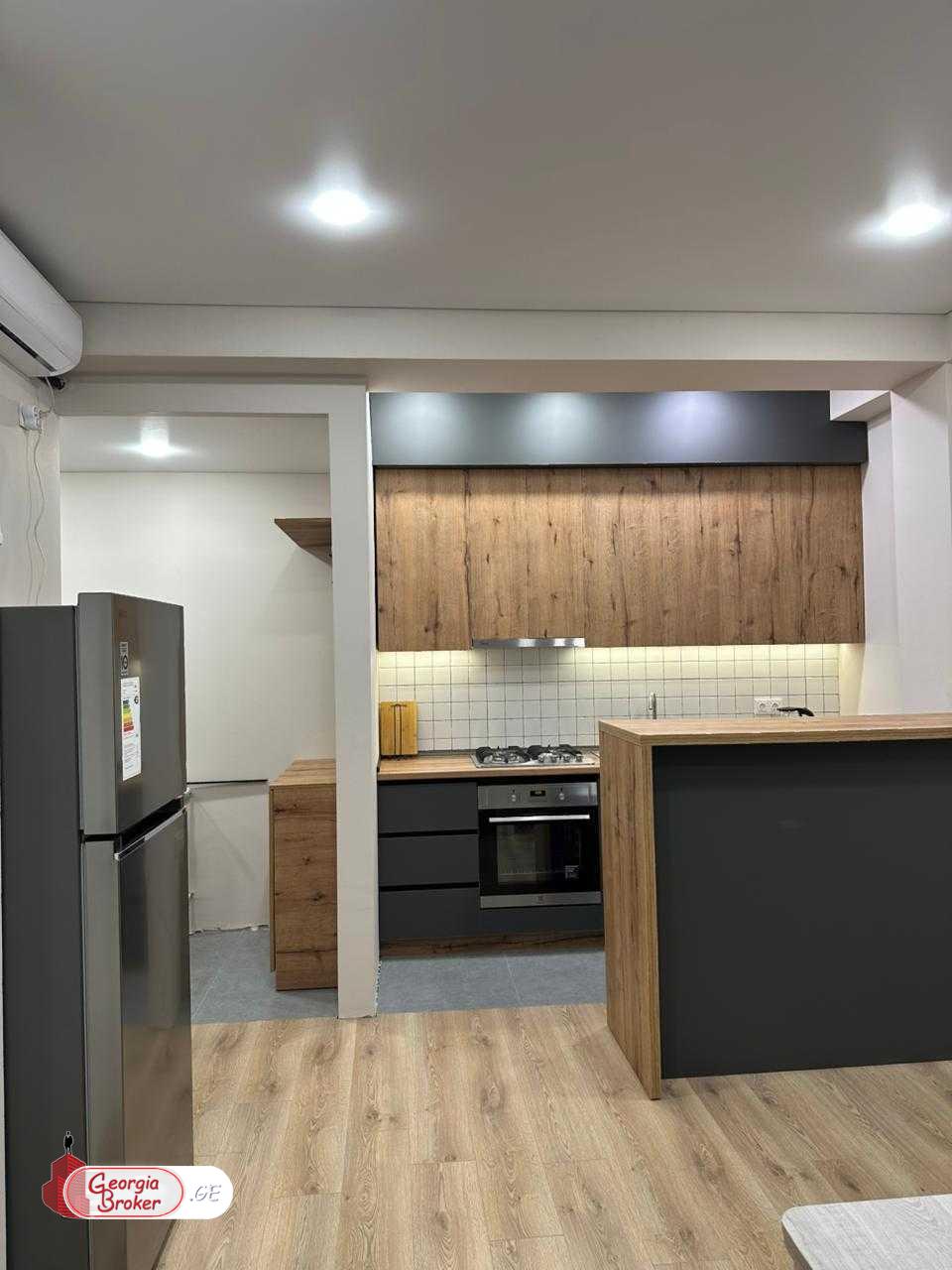 იყიდება ახალი გარემონტებული 2 ოთახიანი ბინა