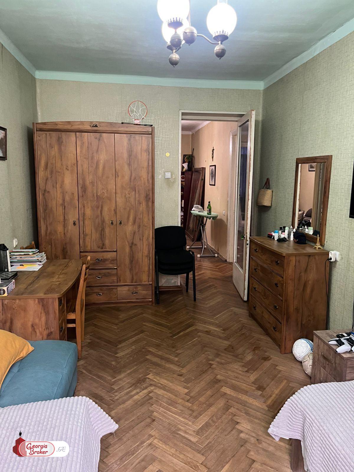 nearly repaired 3-room apartment for sale