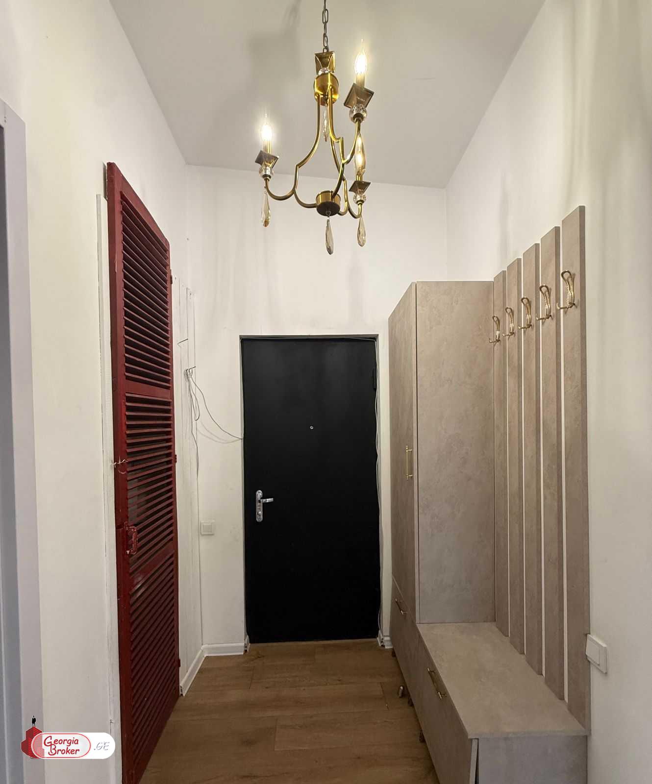 продается квартира с новым ремонтом 3-комнаты