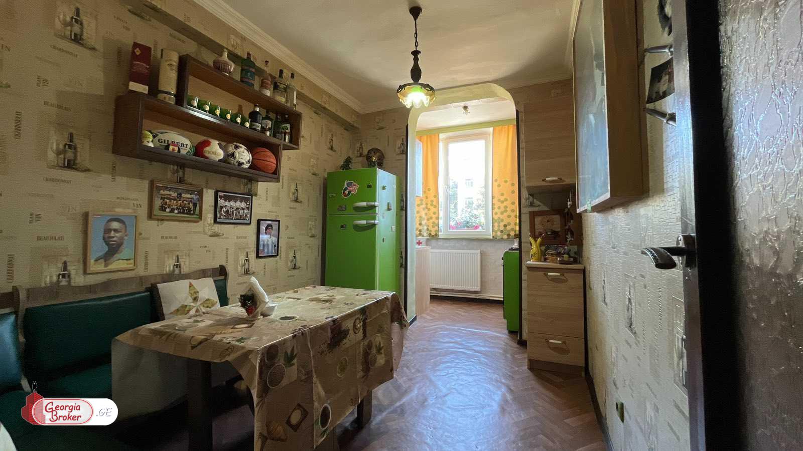 продается квартира с новым ремонтом 4-комнаты