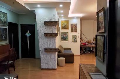 продается квартира с новым ремонтом 5-комнат