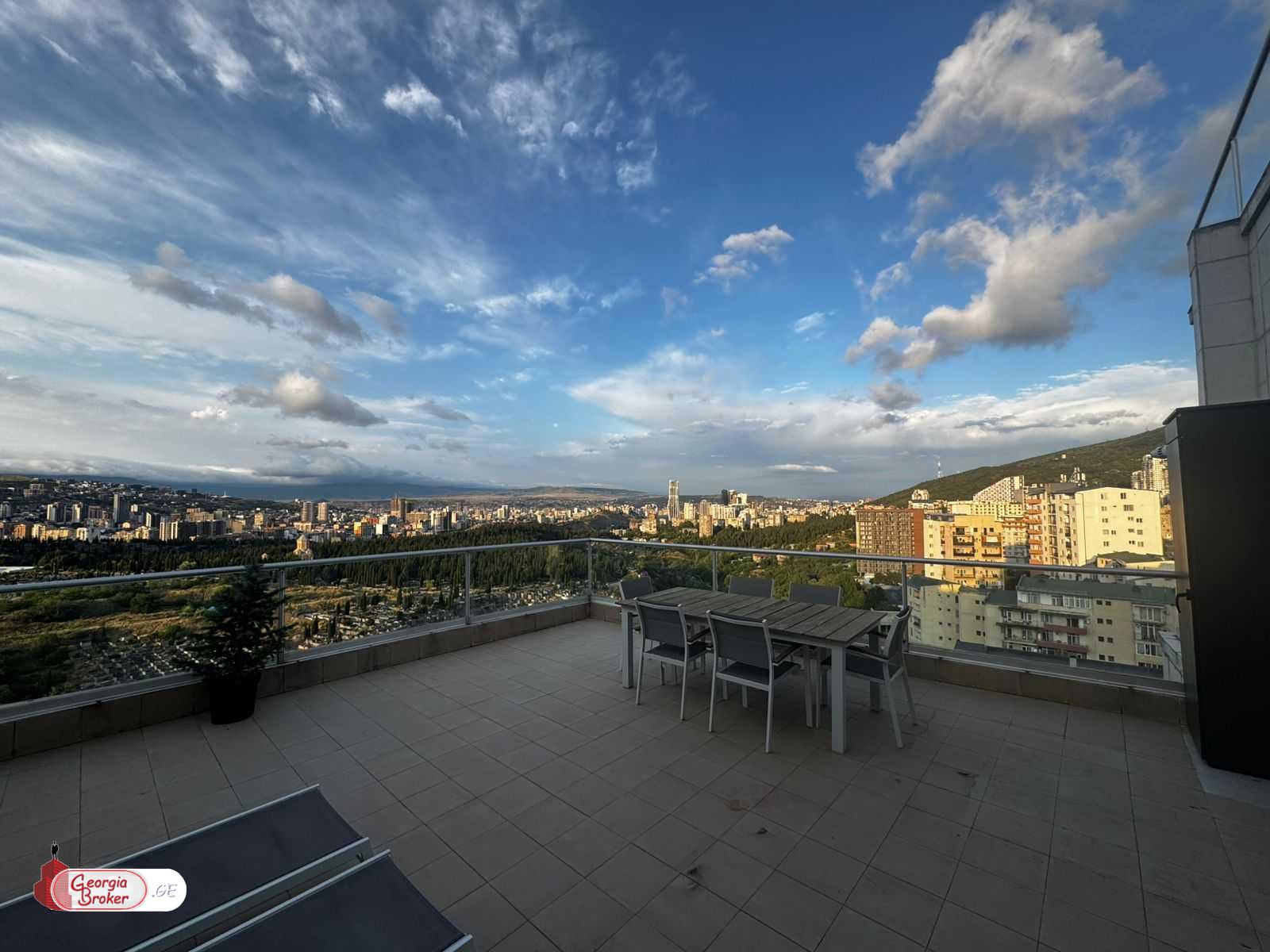 продается квартира с новым ремонтом 2-комнаты