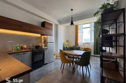 продается квартира с новым ремонтом 3-комнаты