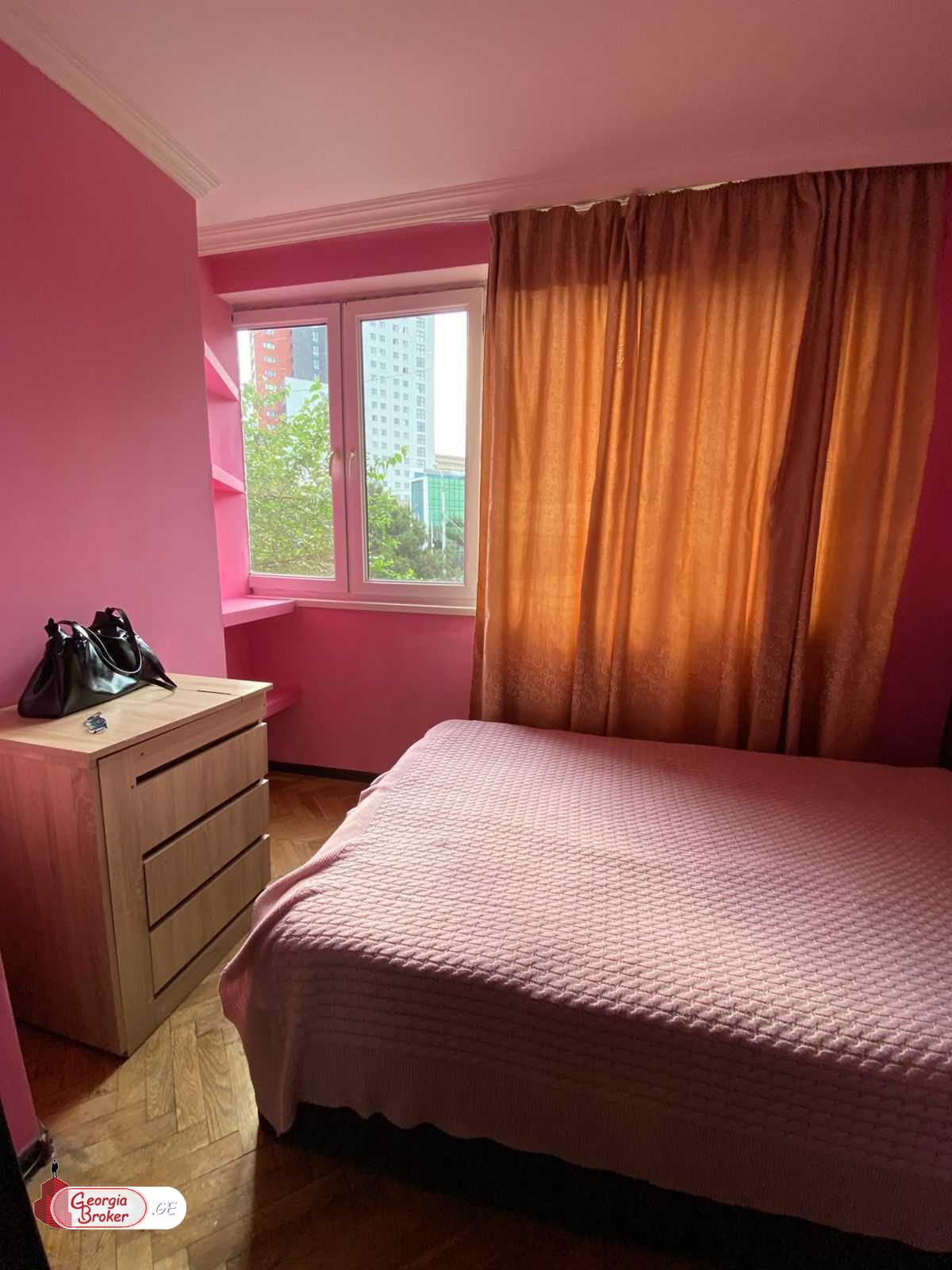 იყიდება ახალი გარემონტებული 3 ოთახიანი ბინა