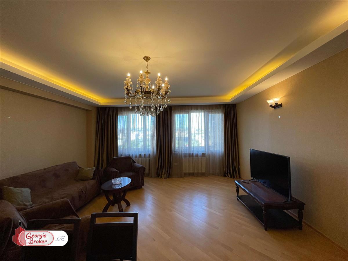 продается квартира с новым ремонтом 5-комнат