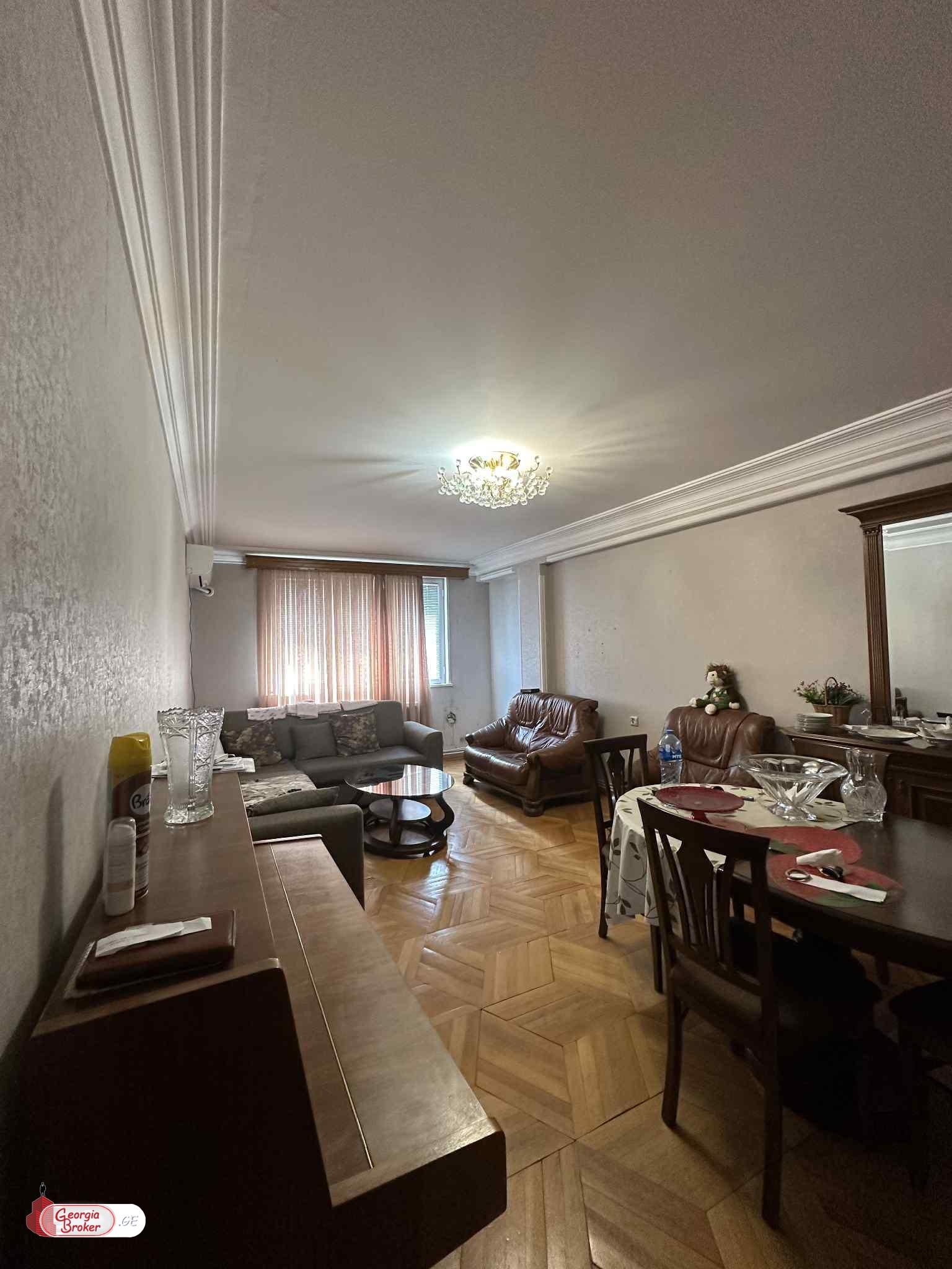 продается квартира с новым ремонтом 3-комнаты