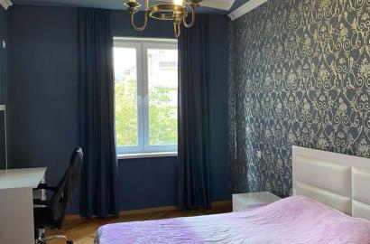 продается квартира с новым ремонтом 4-комнаты