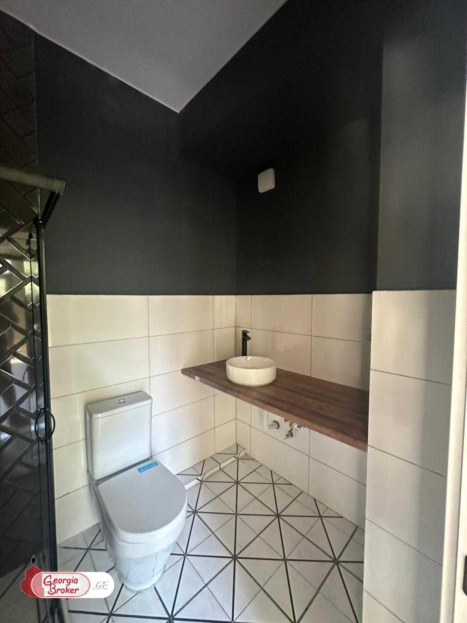 იყიდება ახალი გარემონტებული 3 ოთახიანი ბინა