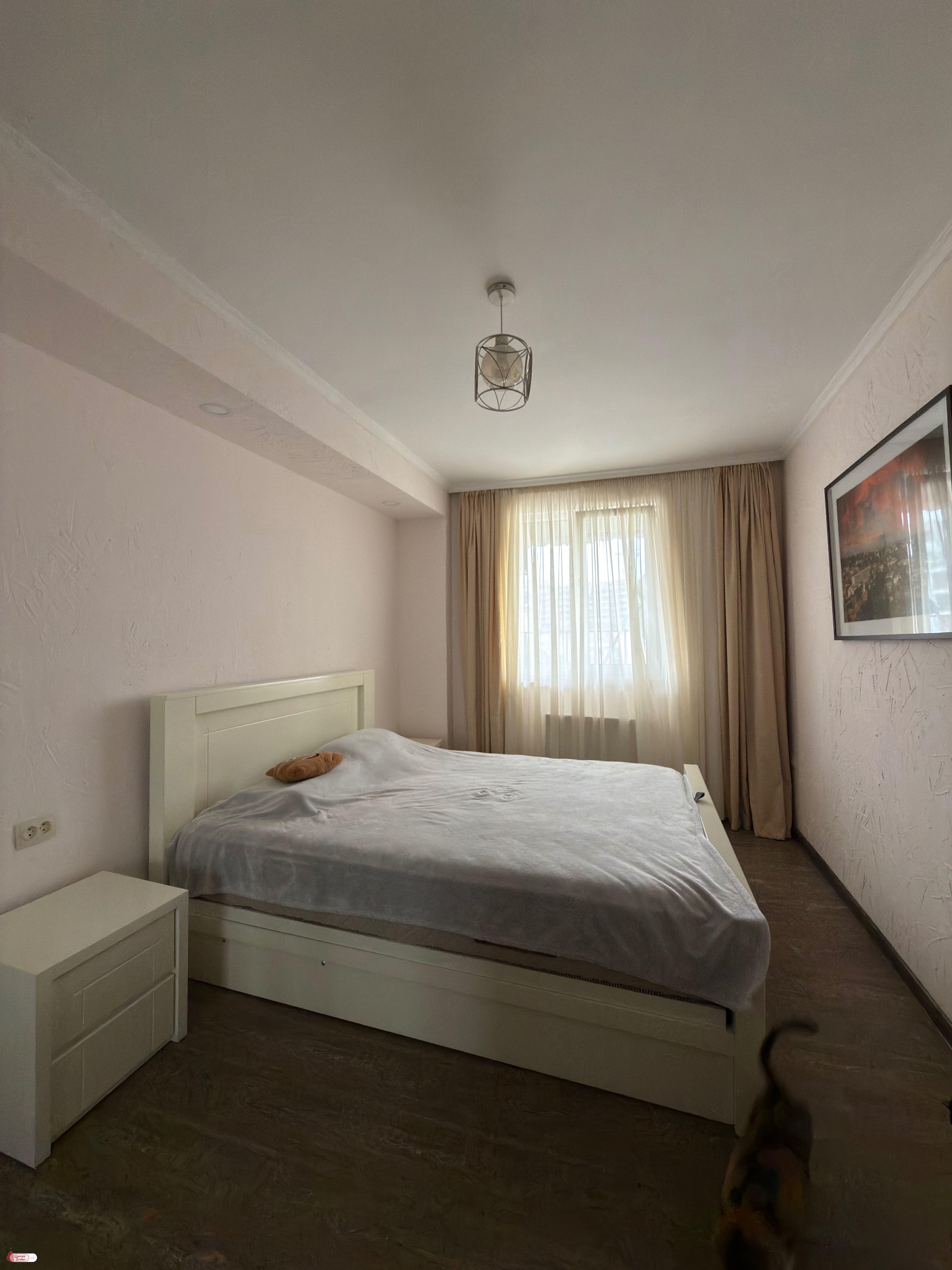 продается квартира с новым ремонтом 3-комнаты