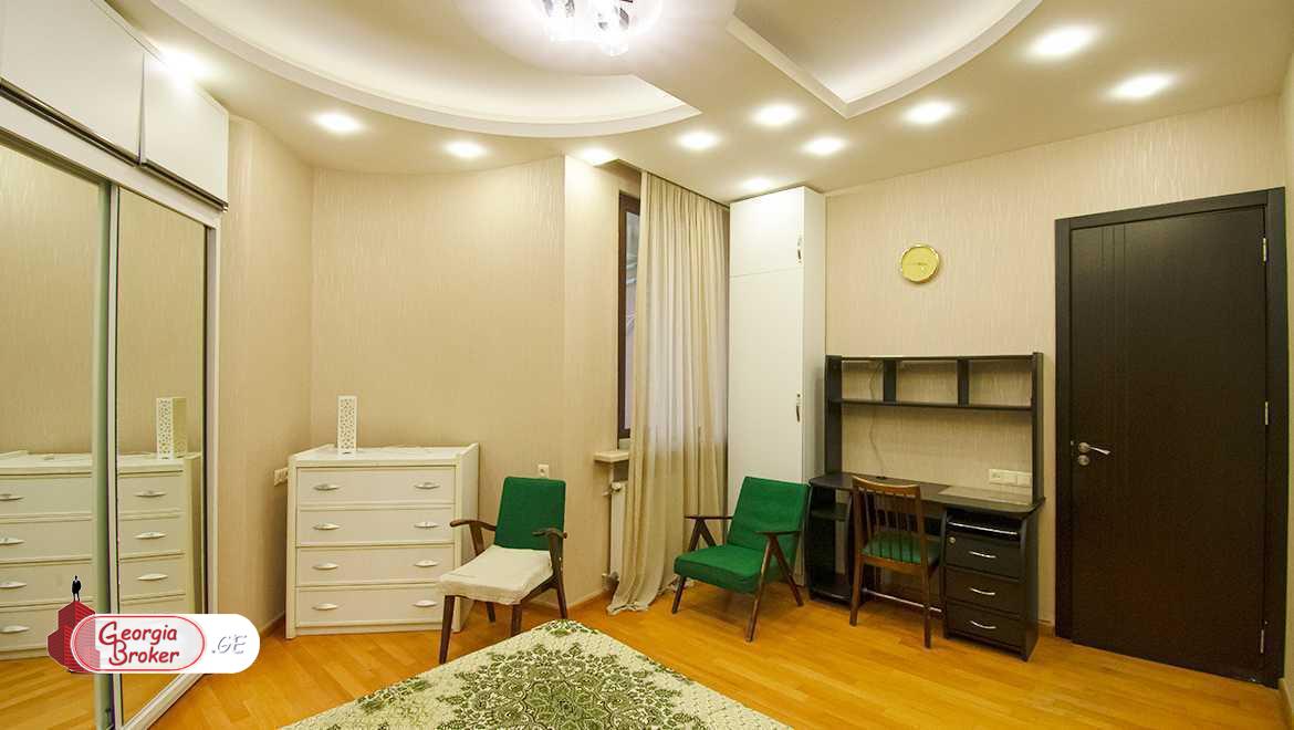 nearly repaired 4-room apartment for sale
