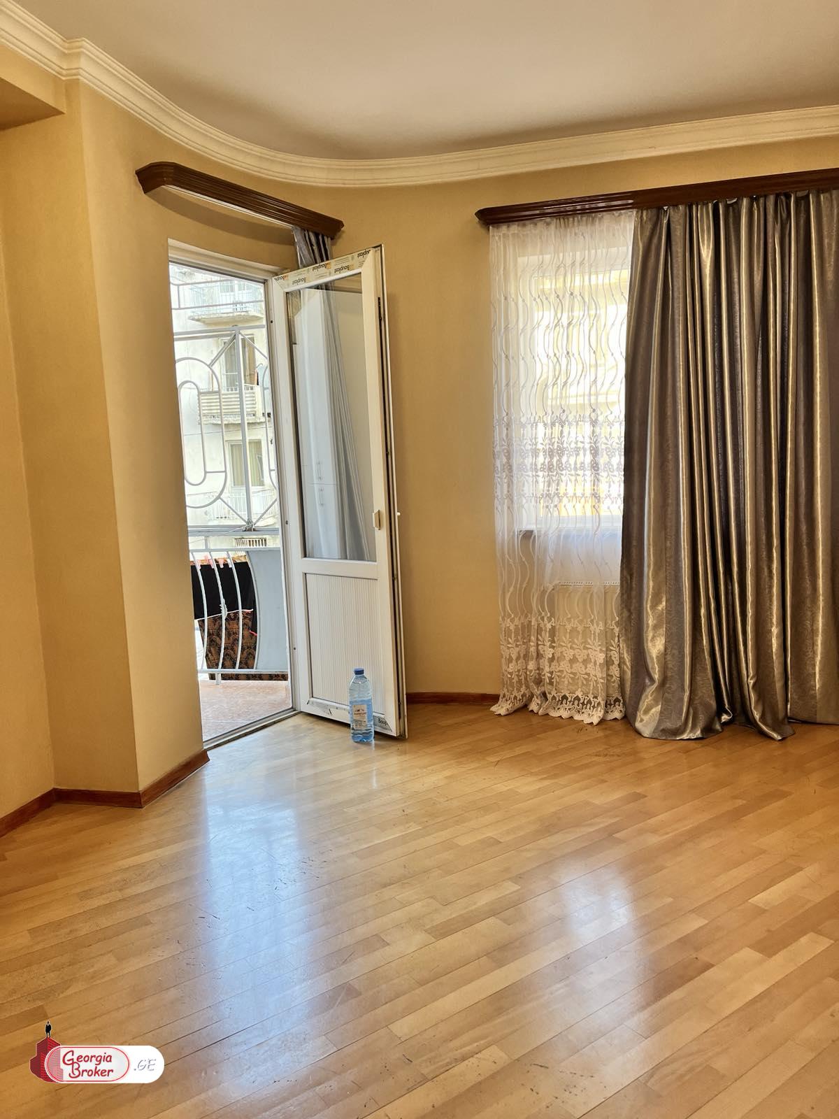 продается квартира с новым ремонтом 3-комнаты