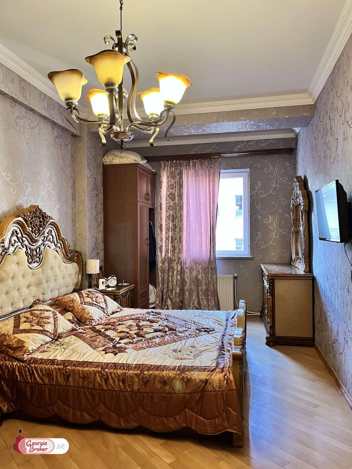 продается квартира с новым ремонтом 3-комнаты