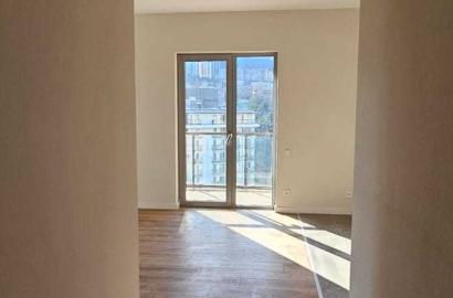 продается квартира с новым ремонтом 3-комнаты