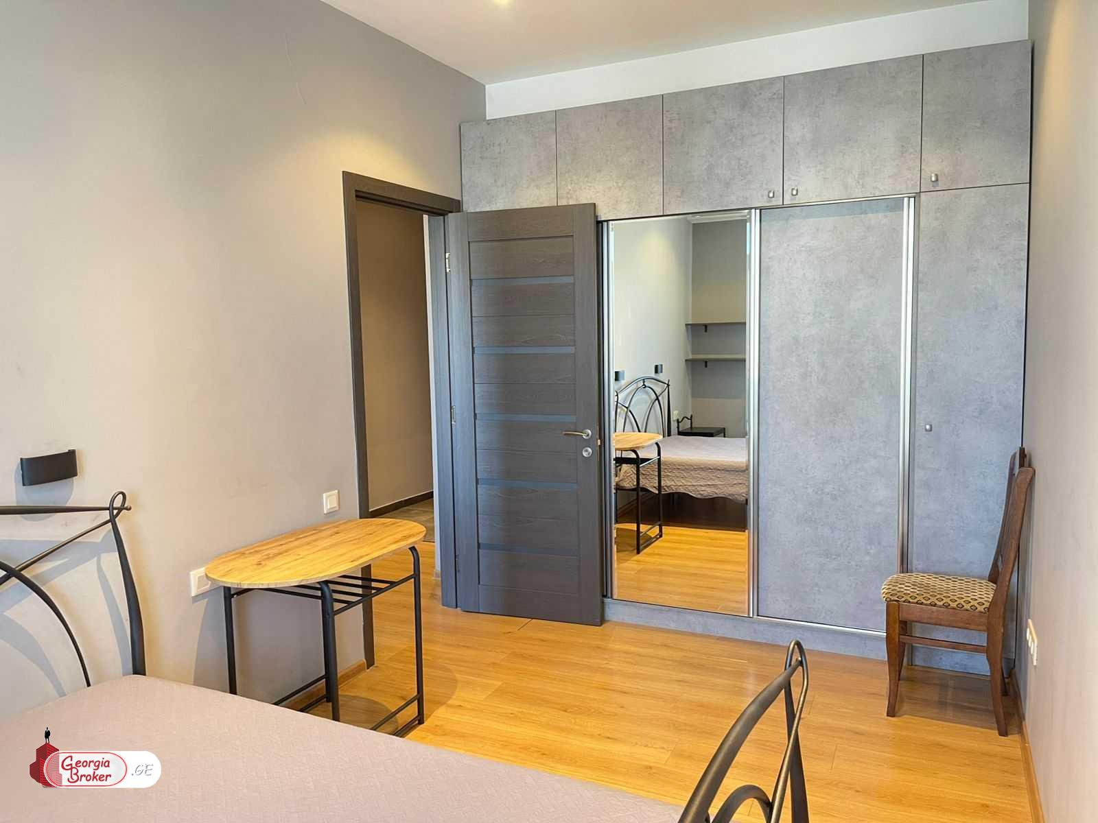 იყიდება ახალი გარემონტებული 3 ოთახიანი ბინა