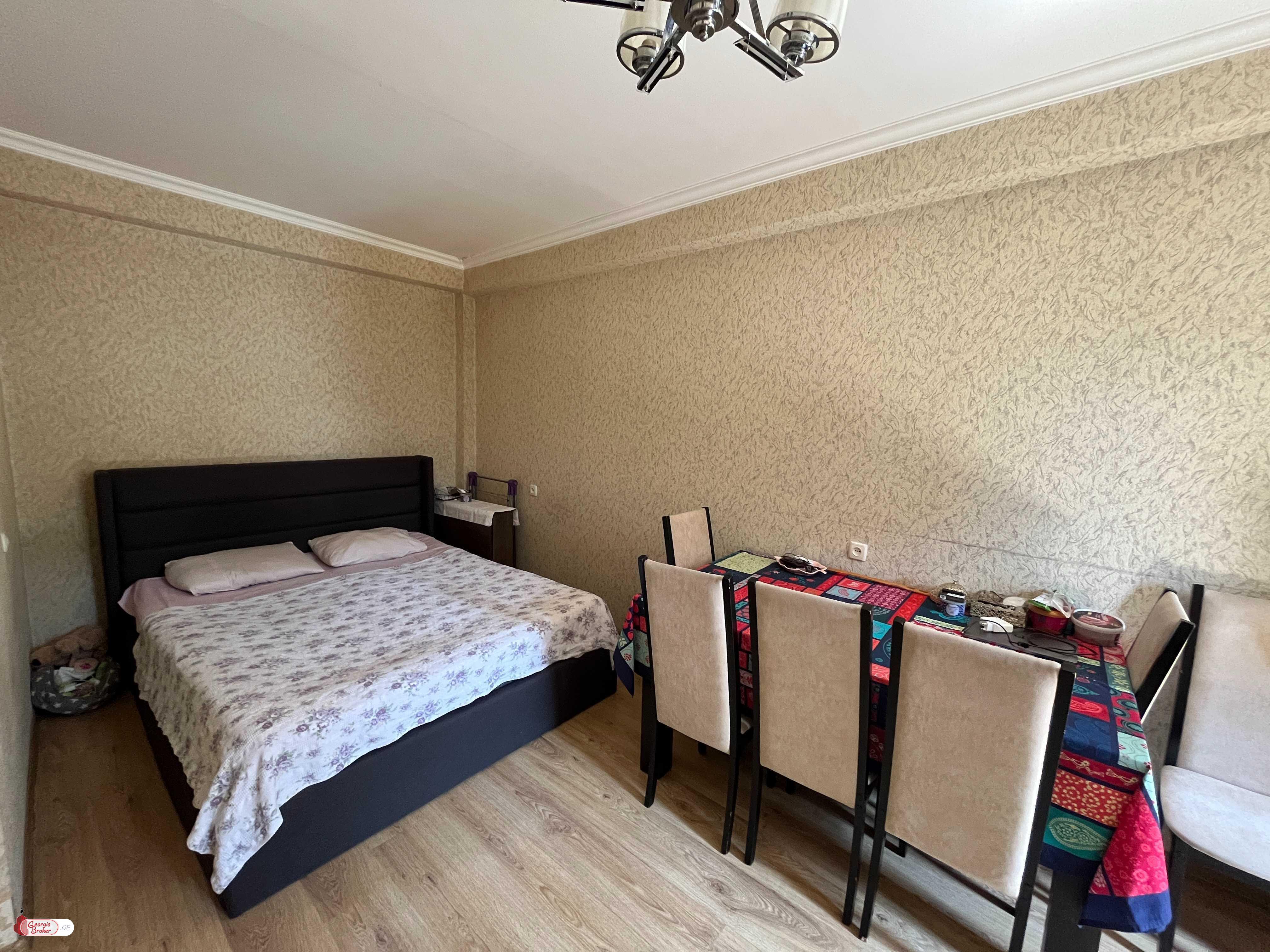 nearly repaired 2-room apartment for sale