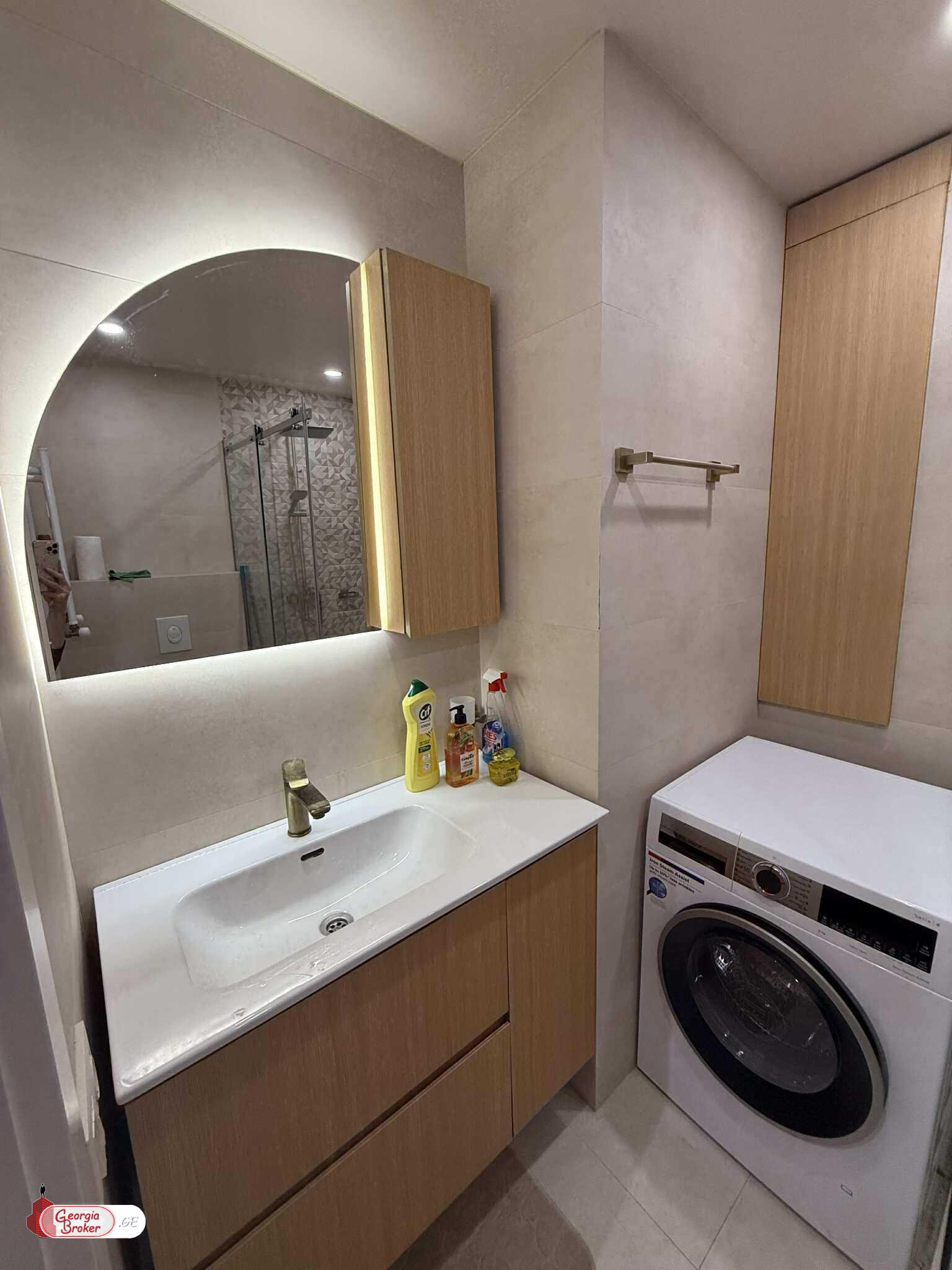 იყიდება ახალი გარემონტებული 2 ოთახიანი ბინა